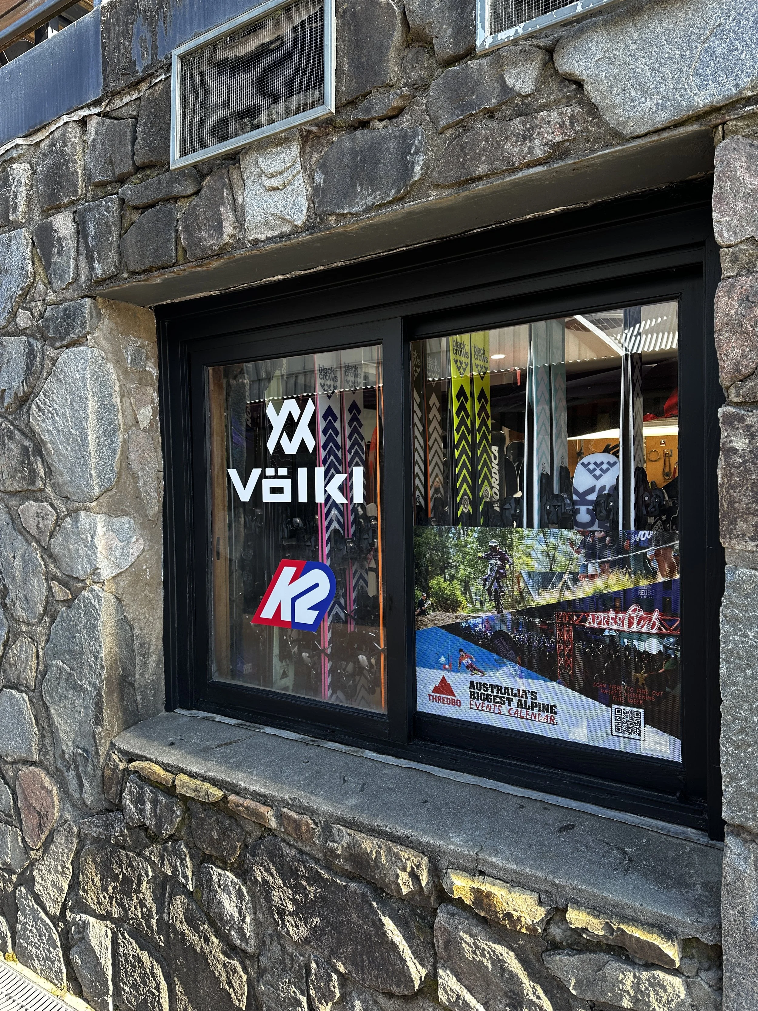 Gravity, Thredbo – Atomic window decal reinstallation.
