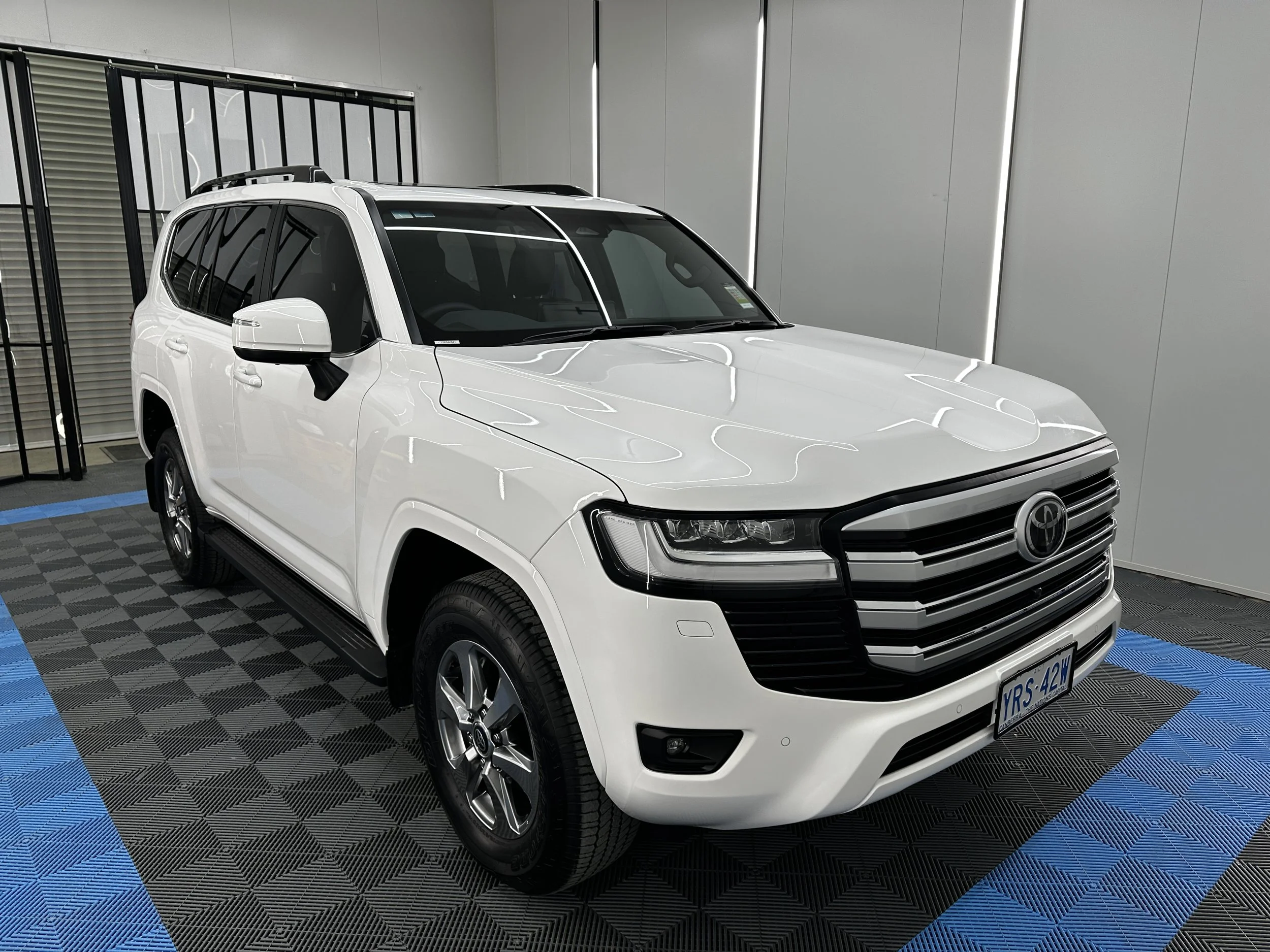 Toyota LandCruiser – Bushwrapz paint protection film.
