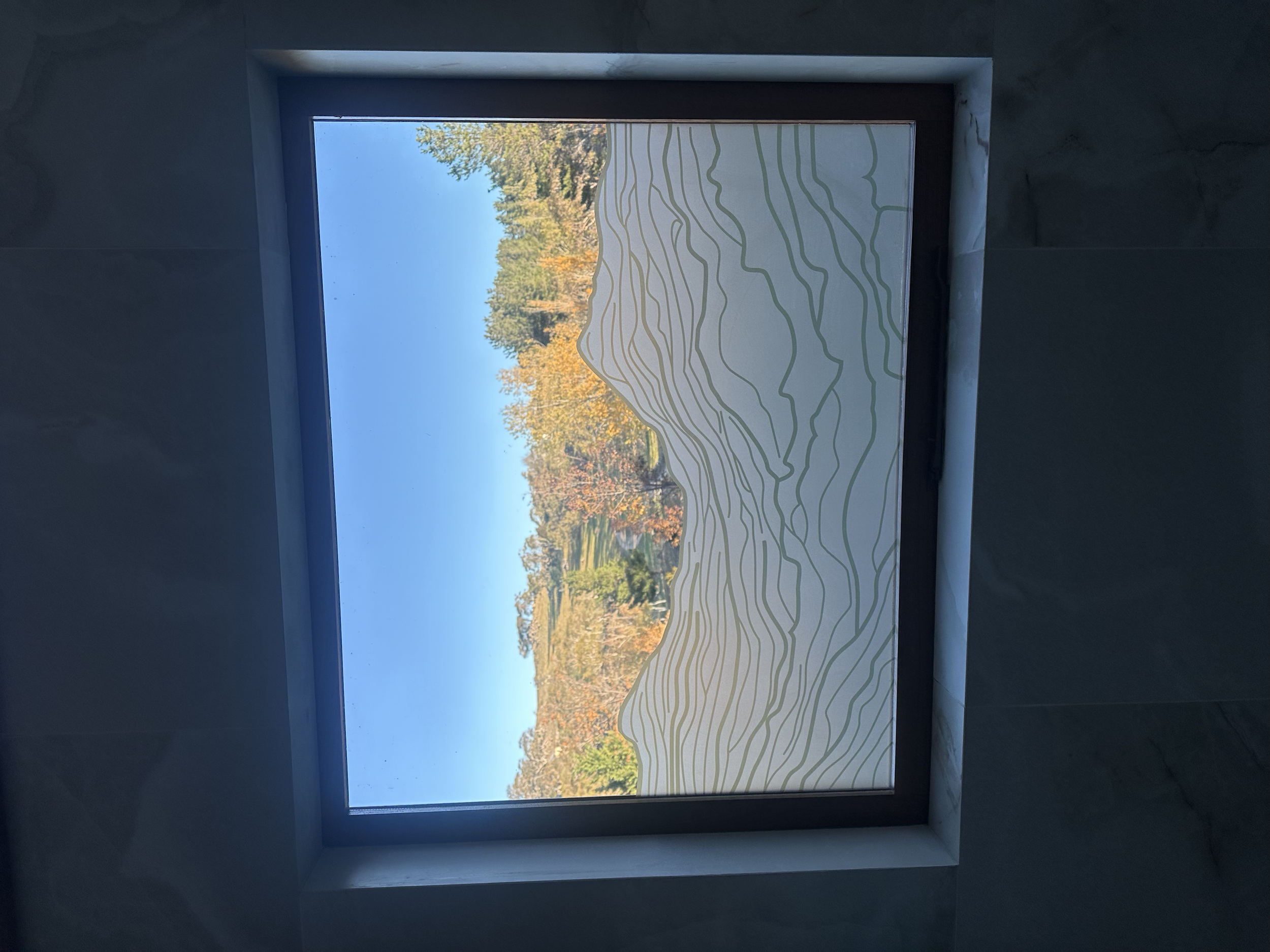 Residential Bathroom – Printed window frosting.