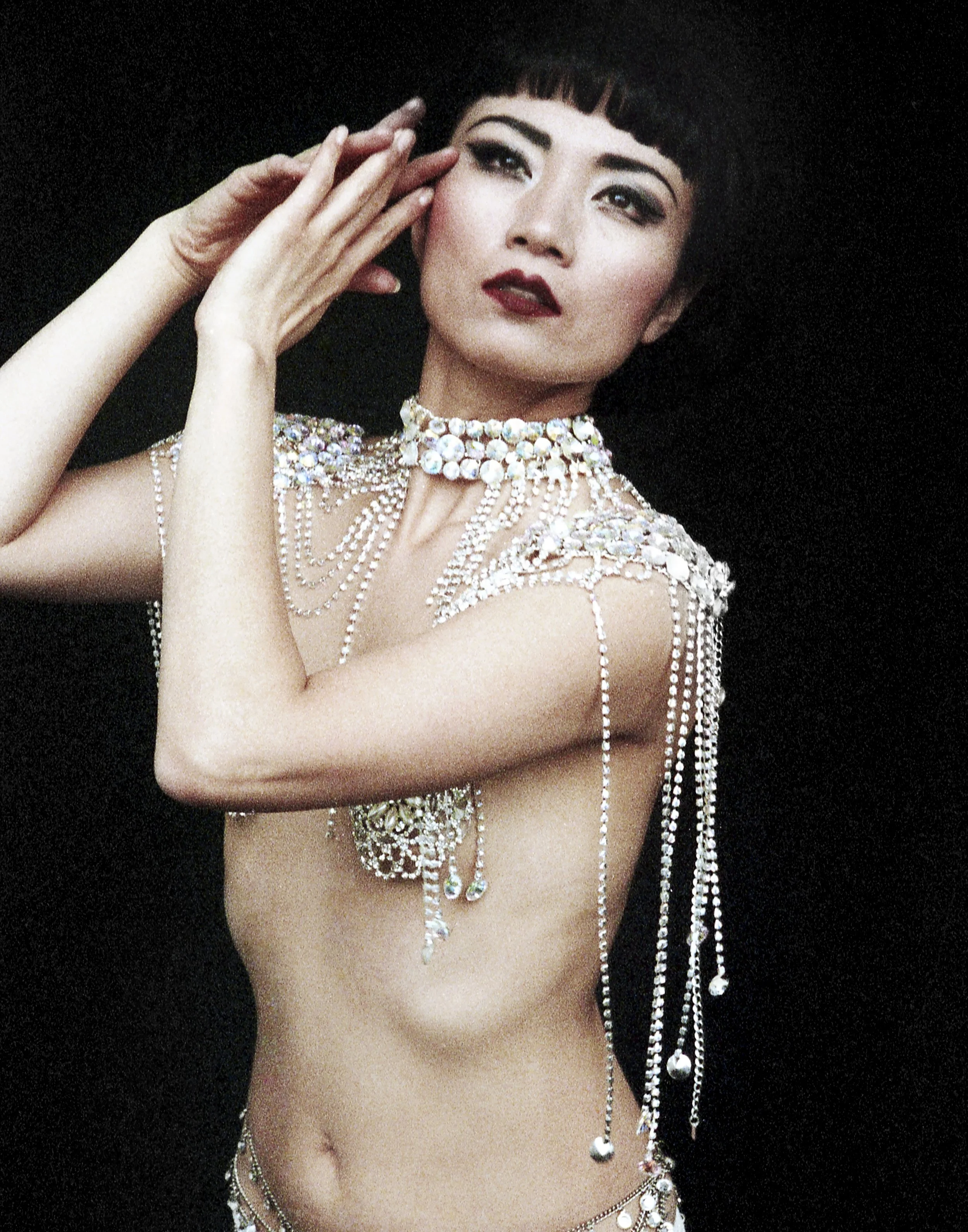 Photographer Elizabeth Waterman
Human Chandelier by Masae Satouchi 