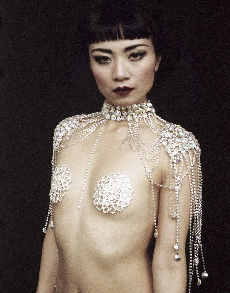 Photographer Elizabeth Waterman
Human Chandelier by Masae Satouchi 