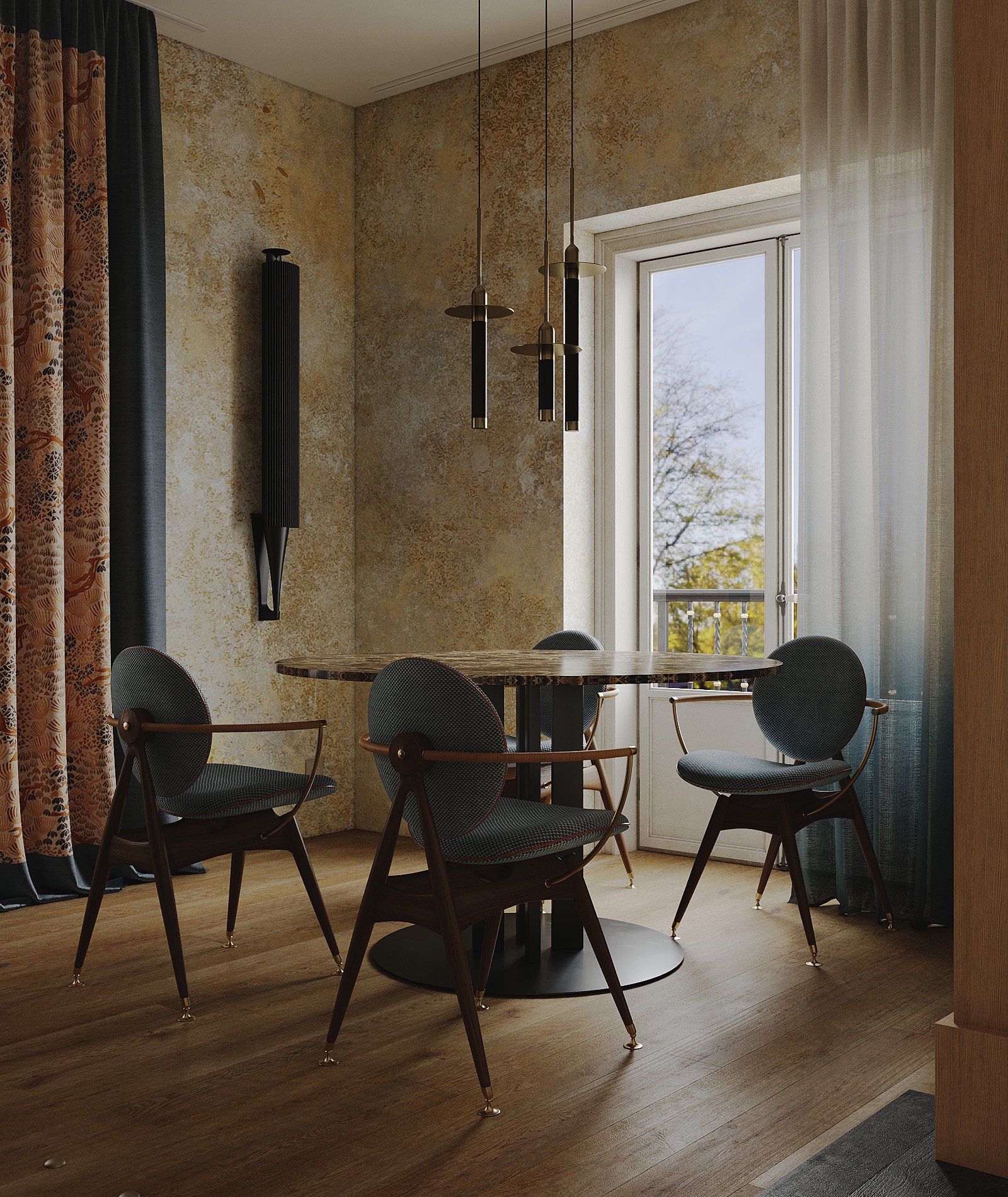 Ein stilvoller Essbereich mit einem runden Tisch, vier dunklen Stühlen, einer großen Fensterfront mit weißen Vorhängen, Holzboden und modernen schwarzen Pendelleuchten.