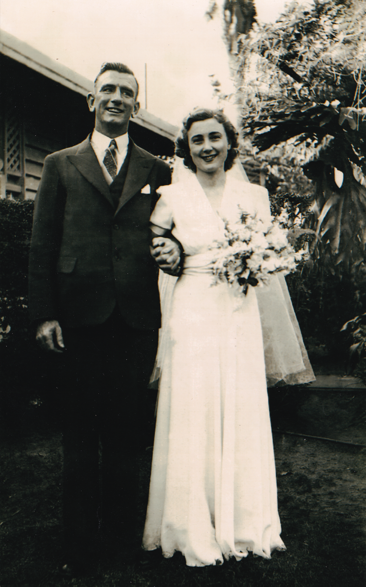 Frederick Ernest Towner and Veronica Adelaide Towner's (Girlie Baker's) wedding in Bauple 1941