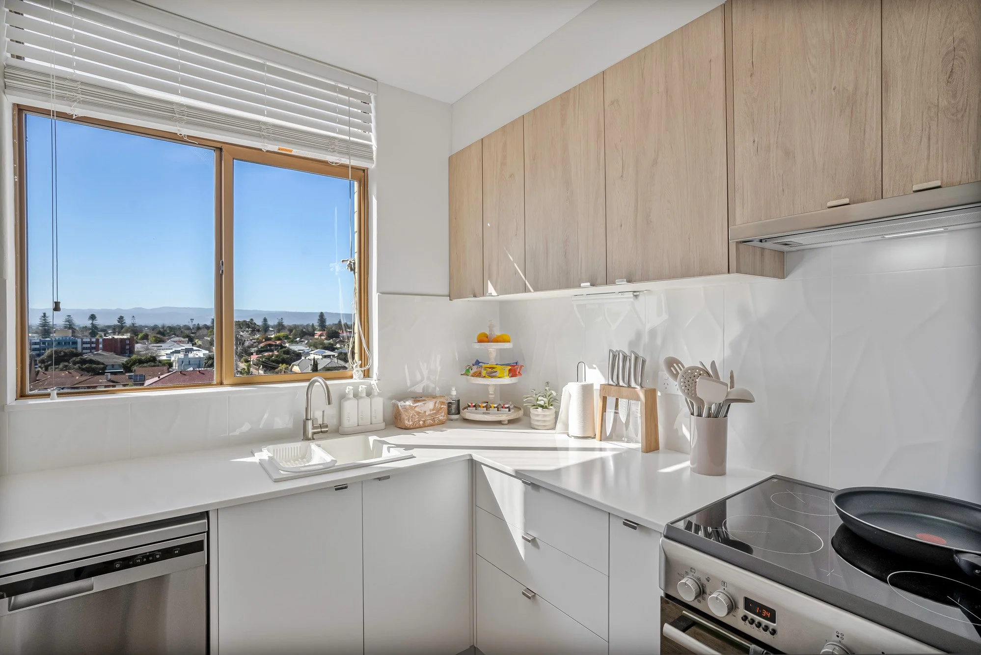 13 St Johns Road, Glenelg (11).jpg