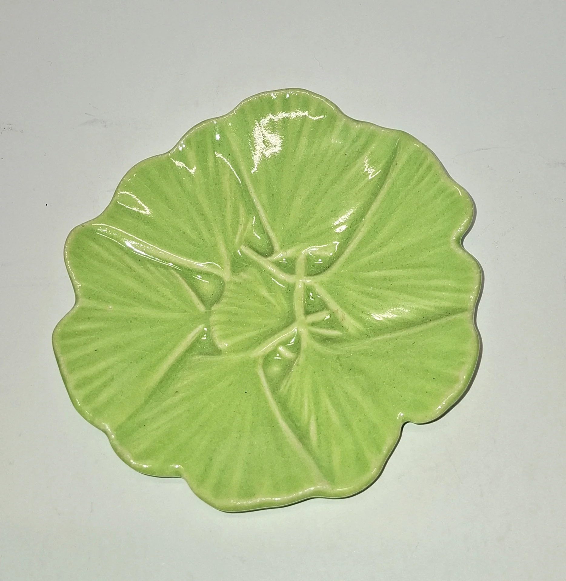Small Ginkgo Motif Plate