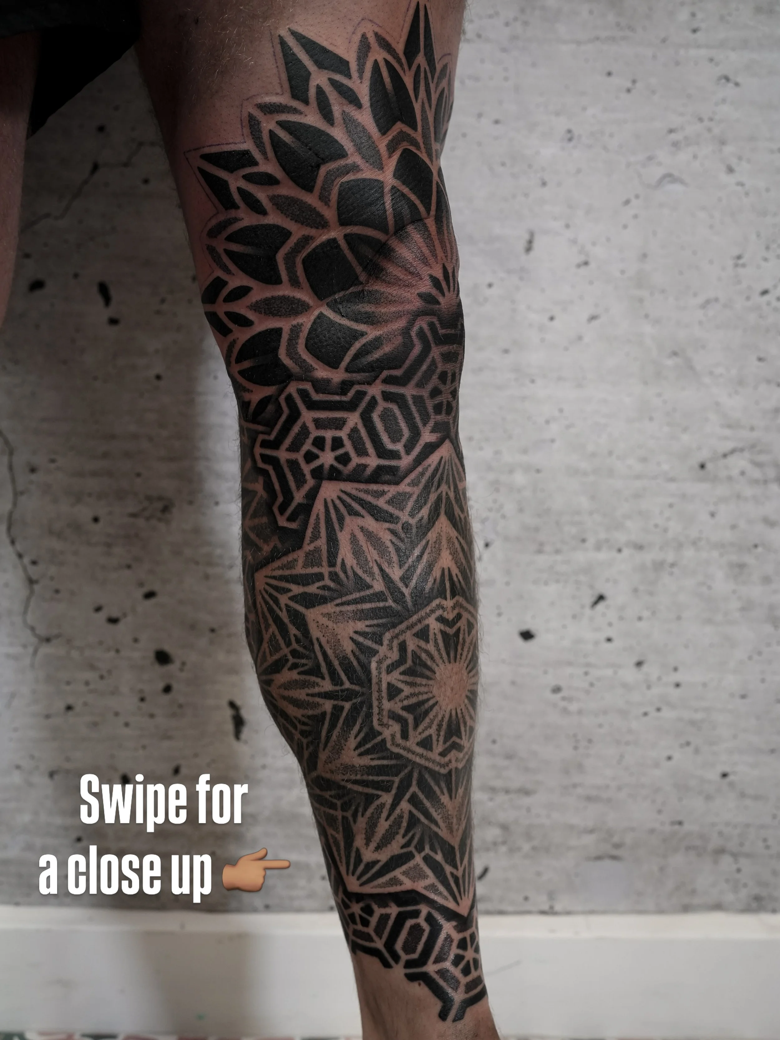 ⚫️ Full geometric leg in progressss 💥💥 the knee mandala and pattern are fresh, shin mandala is healed 🌚 Currently booking Feb/March 2027. Email poonos.ink@gmail.com &amp; send me your ideas or look through my available designs in my story highligh
