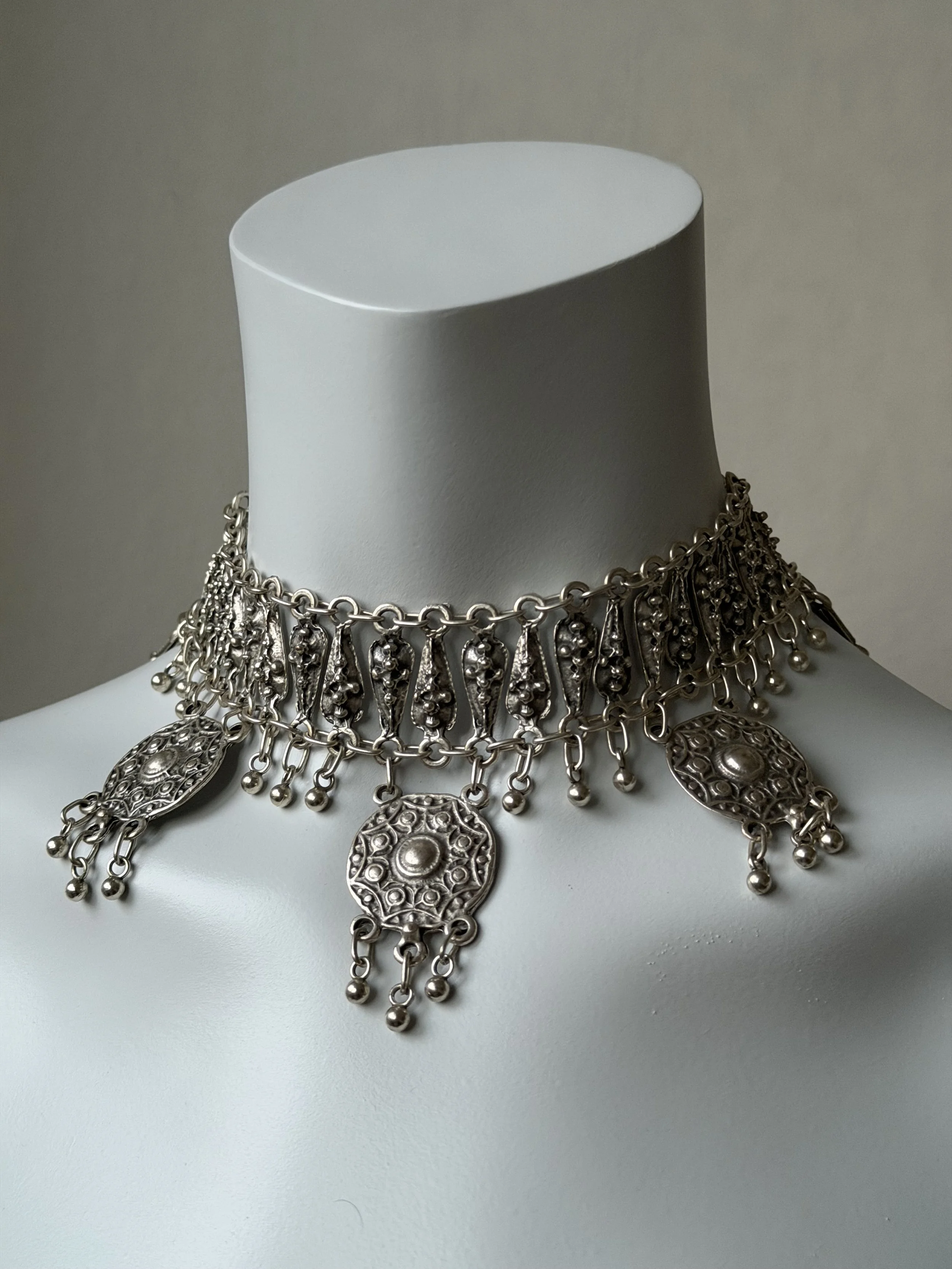 Kuchi-inspirerat halsband