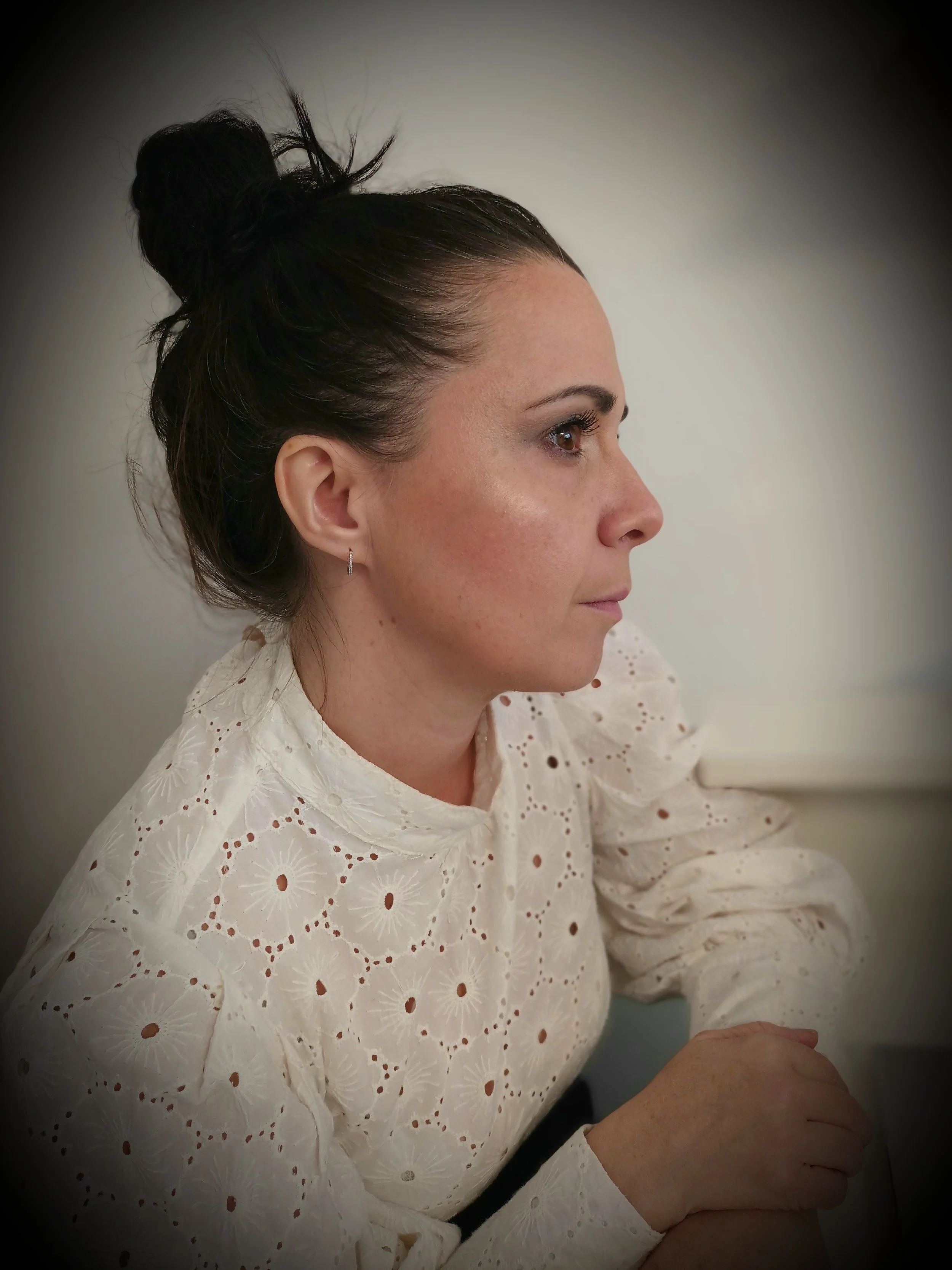 Sonia Dos Santos Rosa, praticienne en psychogénéalogie, Reiki et numérologie à La Rochelle, accompagnement des femmes en transition et reconstruction