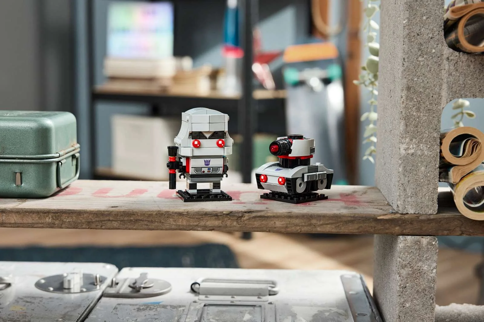 Small LEGO Gifts for Him: Coworkers, Neighbors, the Boss