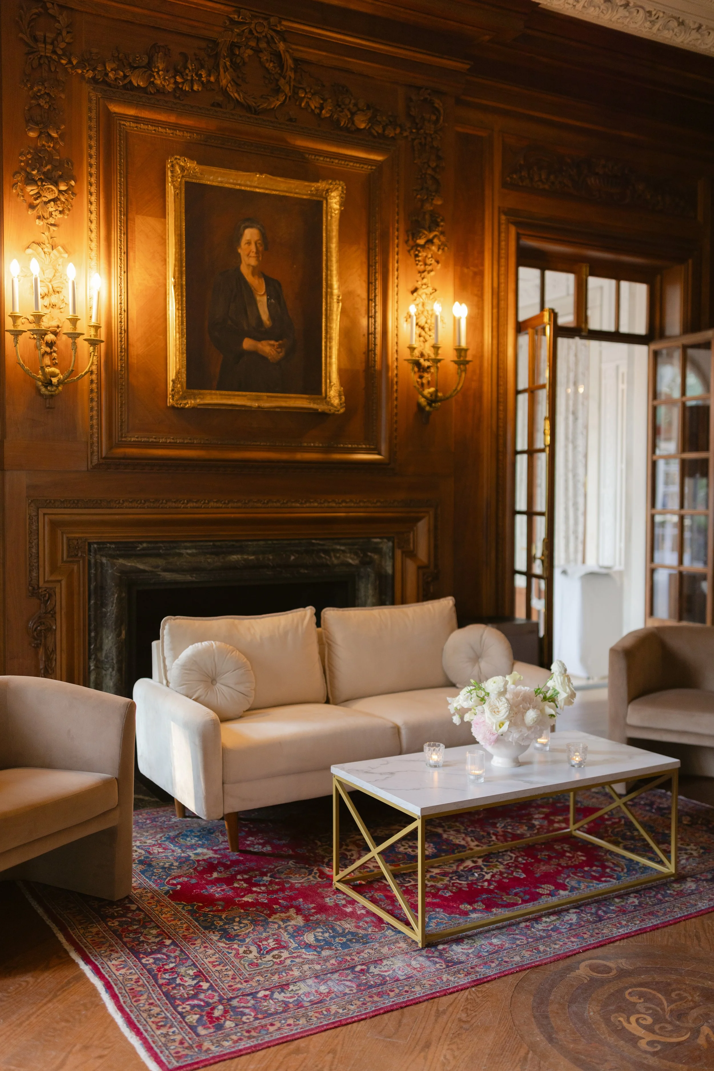 5 ways to style a lounge area at your wedding