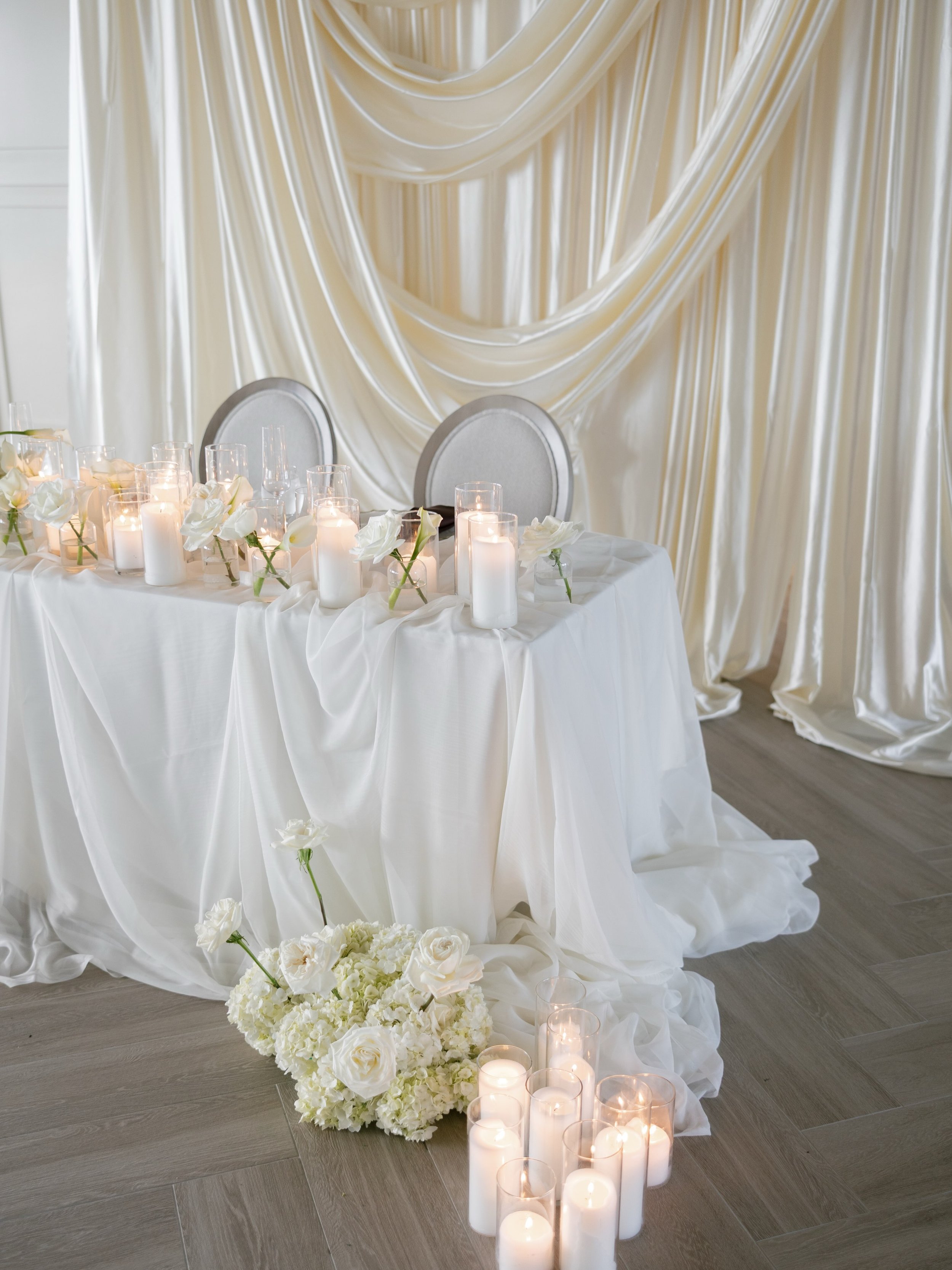 Last summer with H &amp; M @theclubhouseattalons 

Photos @alexakarenphoto 
venue @theclubhouseattalons 
Planning Design &amp; Florals @honeyandjoyevents