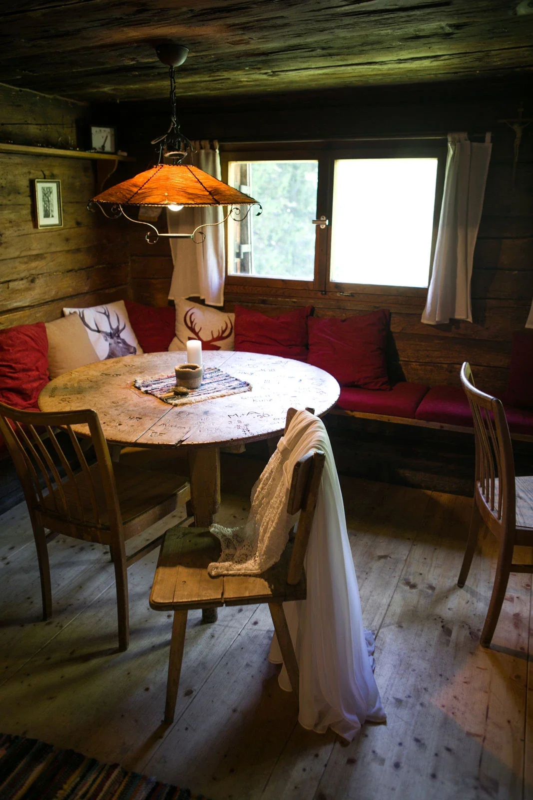 hochzeit_in_den_bergen_almhütte_1.webp