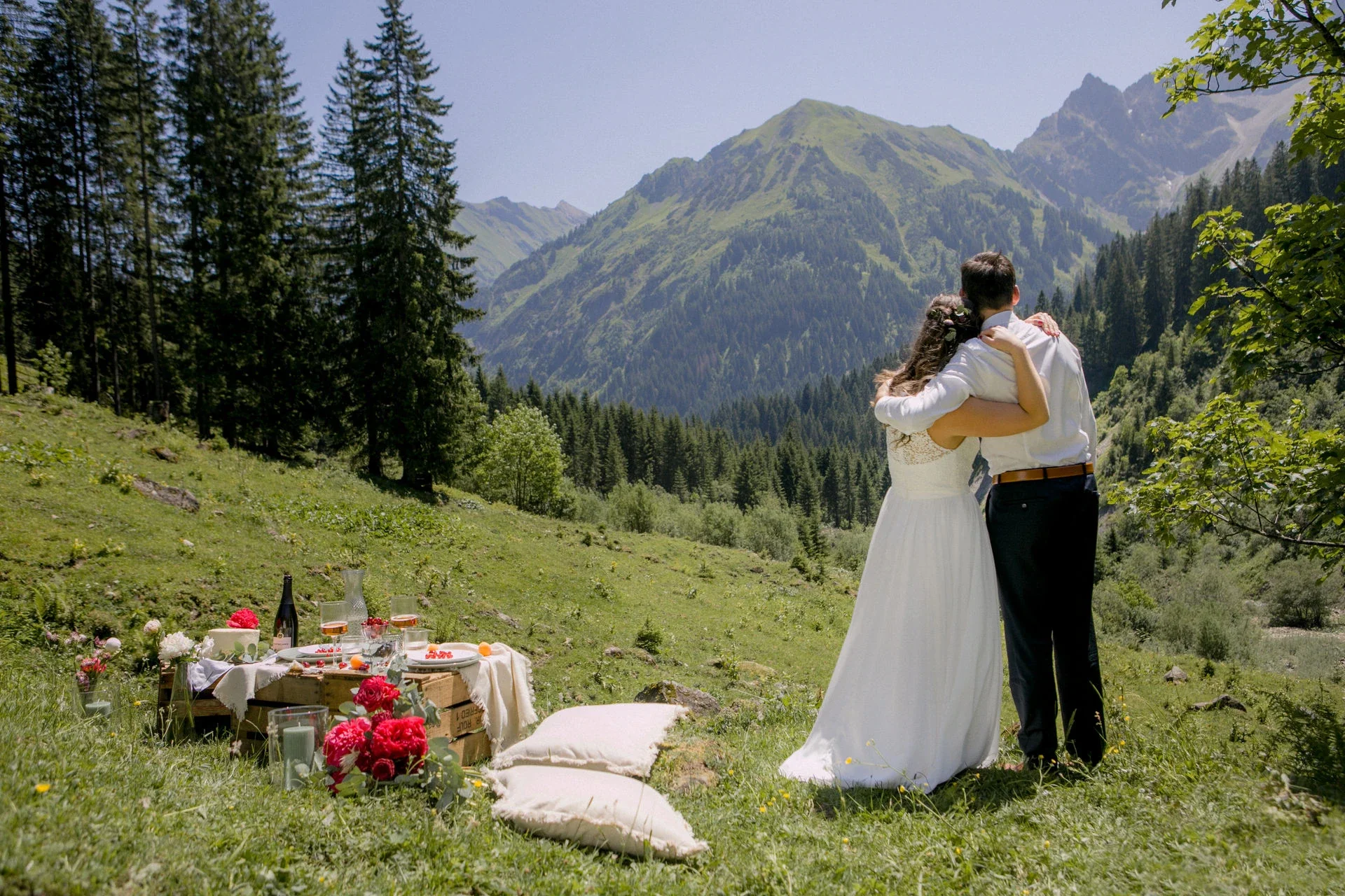 hochzeit_in_den_bergen_almhütte_40.webp