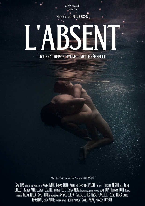 Couverture d'un livre montrant deux personnes nues en train de nager sous l'eau, avec le titre "L'ABSENT" et le nom de l'autrice Florence Nilsson.