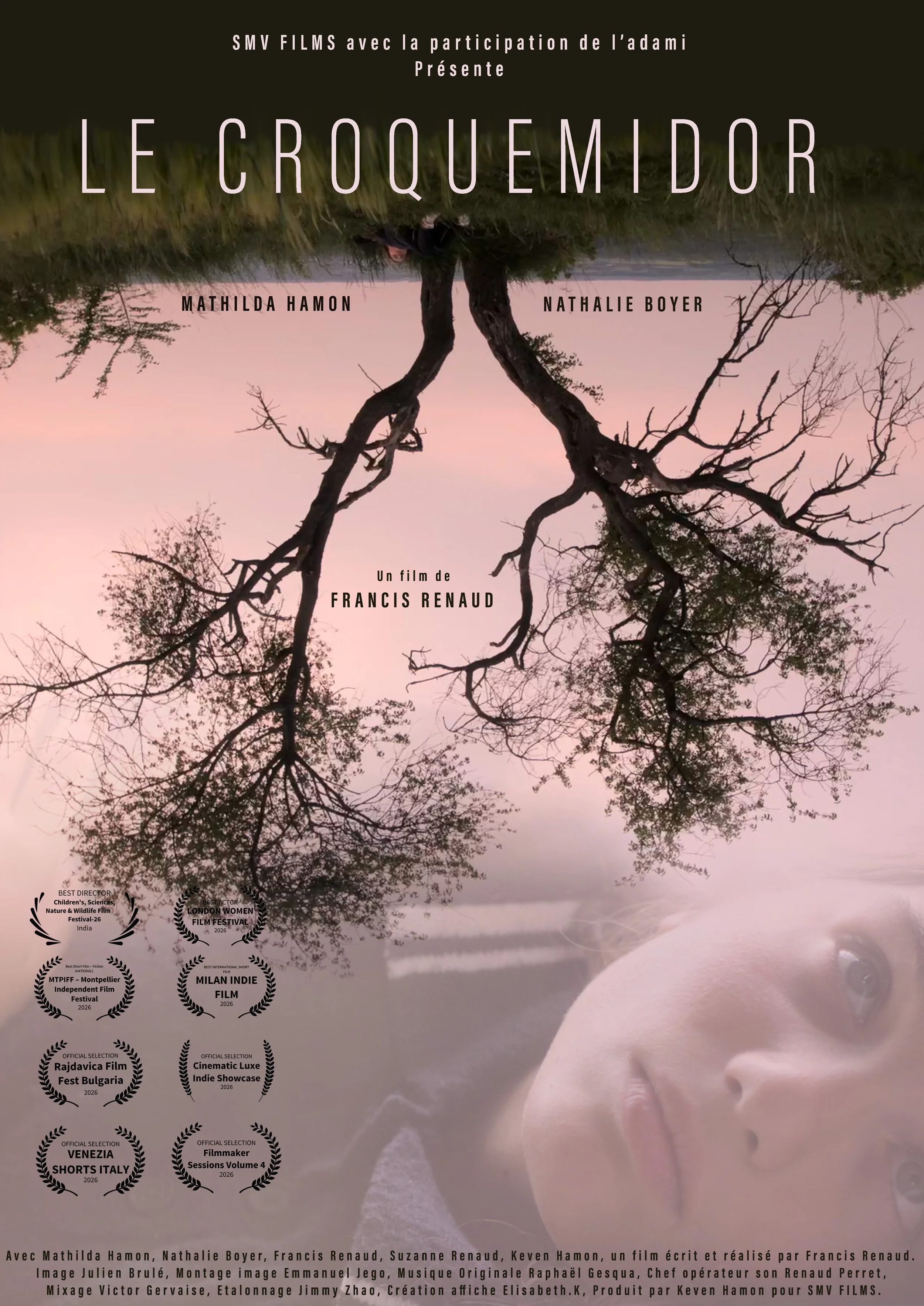 Affiche du film "Le Croquemidor" avec des nominations et prix dans divers festivals, images d'arbres sans feuilles et de fleurs de lotus. Texte en français mentionnant les acteurs Mathilda Hamon, Nathalie Boyer, le réalisateur Francis Renaud, et l'éq