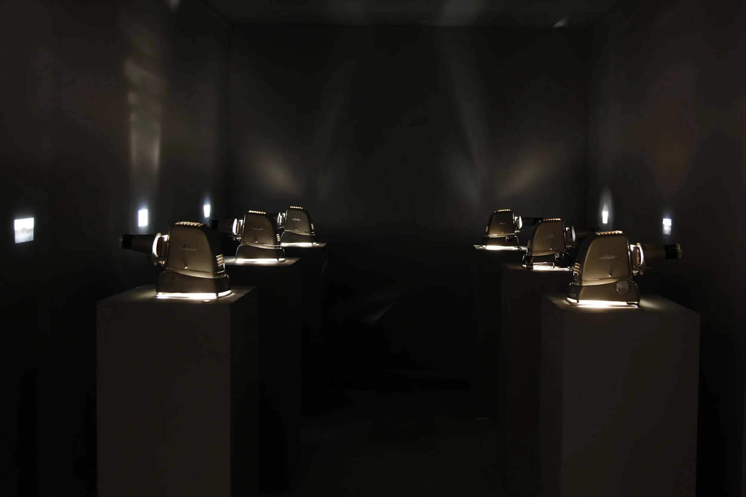 clare-massey-shared-land-installation-view-slide-projectors-2012.jpg