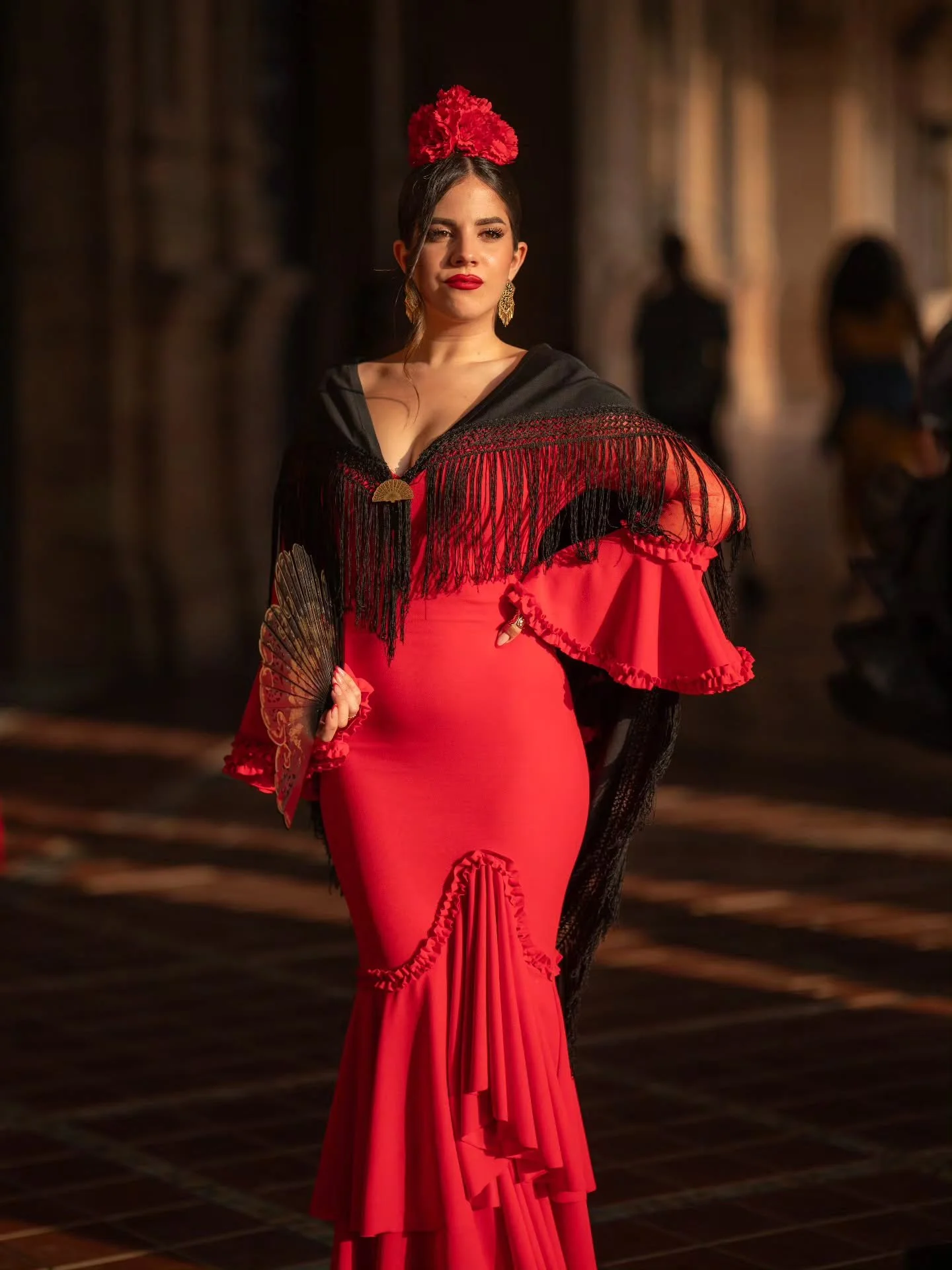 La Feria de Abril es una emblem&aacute;tica festividad sevillana celebrada en el Real de los Remedios, donde se instalan cientos de casetas para convivir entre amigos y familia.
​Se caracteriza por el colorido de los trajes de flamenca, el paseo de c