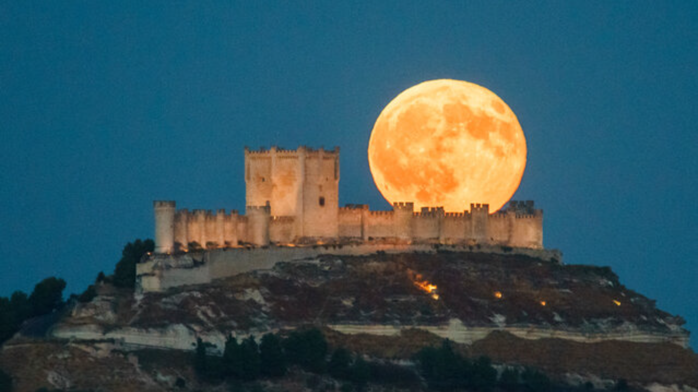 Castillo de peñafiel (1).png