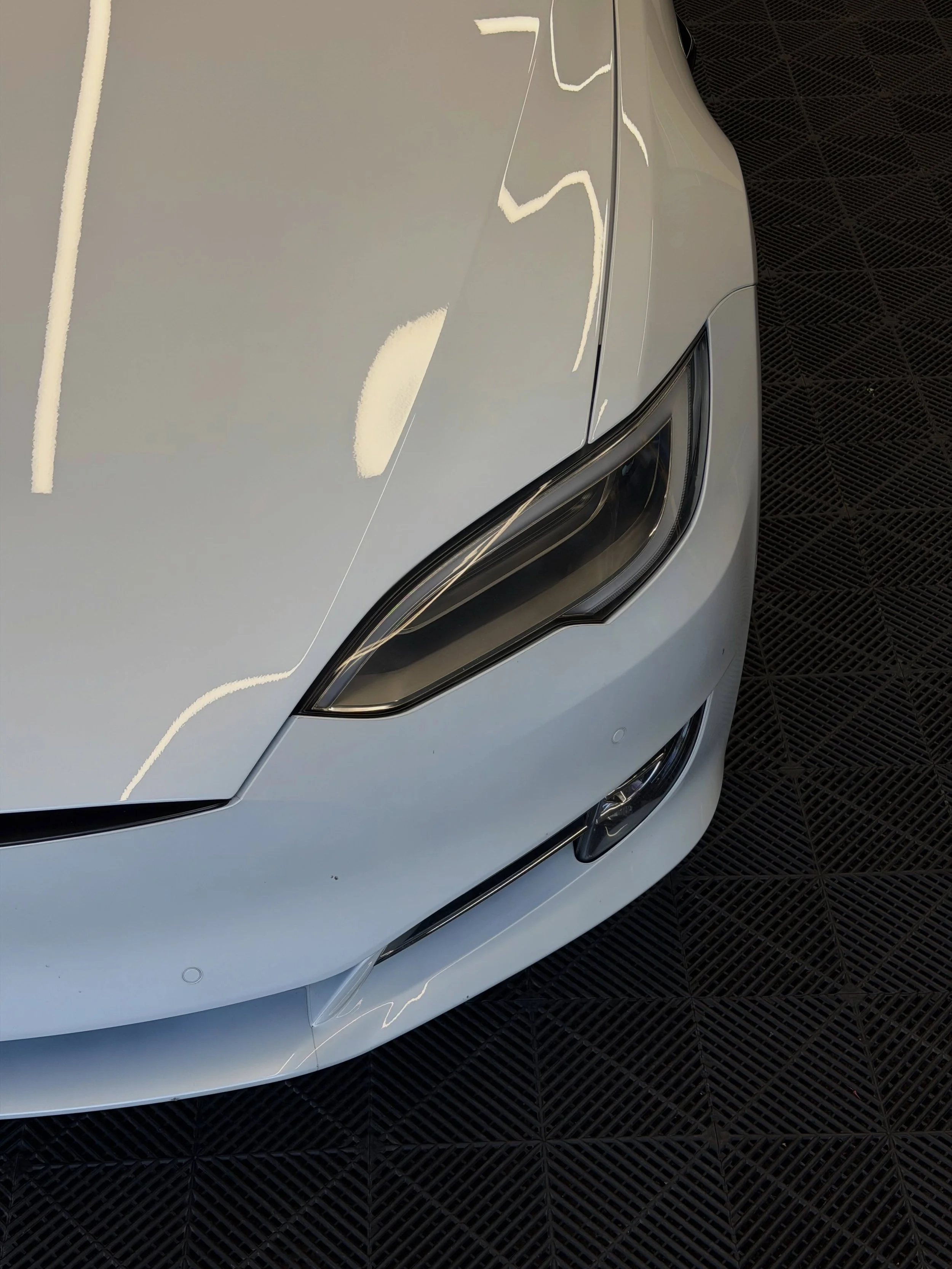 Just finished this Tesla Model S! ⚡️

This vehicle came in for a full interior and exterior detail, along with a hood PPF replacement after a major rock chip impact.

The good news? The paint underneath was completely protected. After removing the da