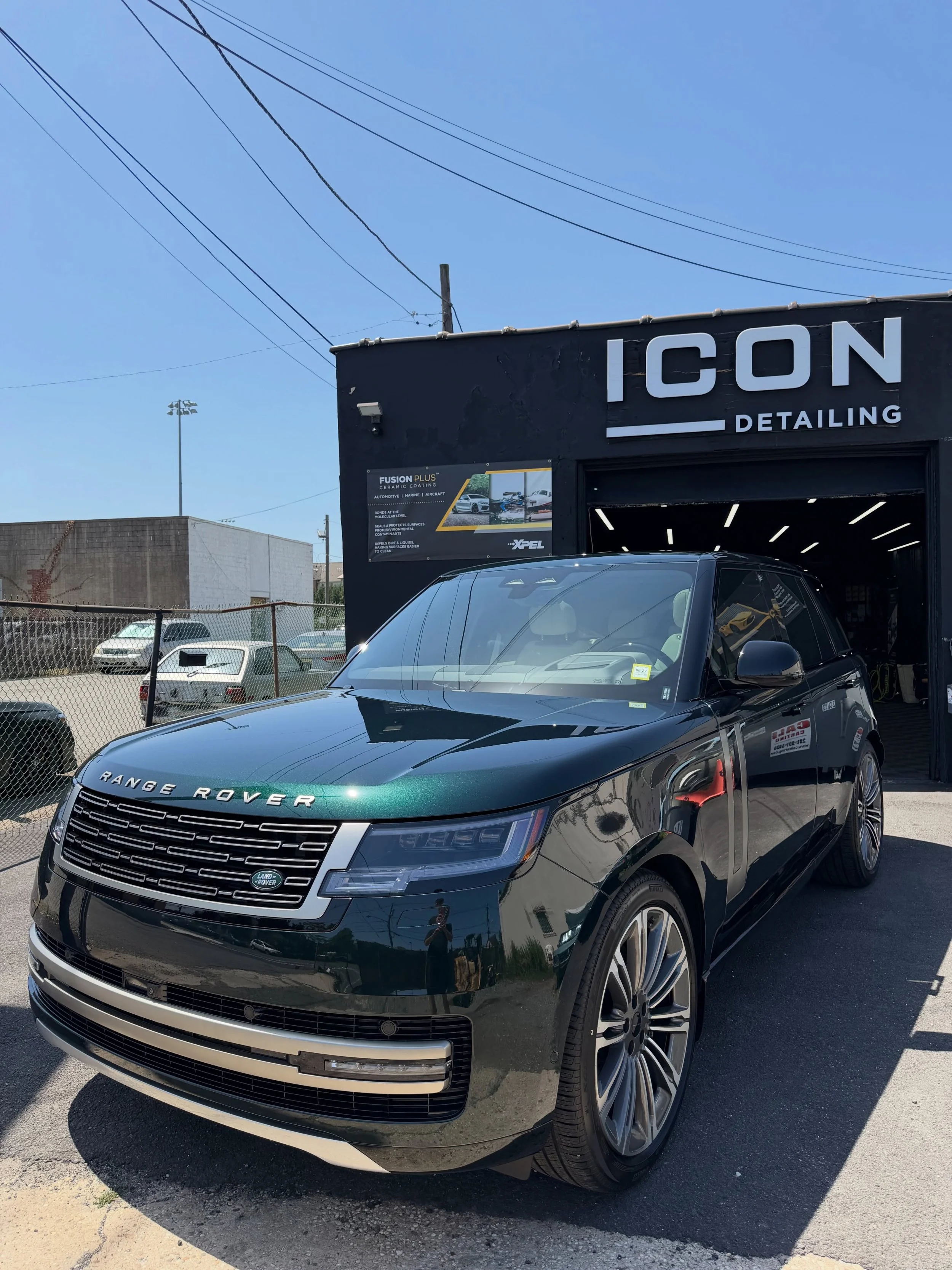 🇬🇧 British elegance, now protected.

This brand new British Racing Green Range Rover came to us for the ultimate protection package.

✅ XPEL Ultimate Plus Full Front Paint Protection Film
✅ XPEL Classic Ceramic Coating
✅ Precision hand-cut installa