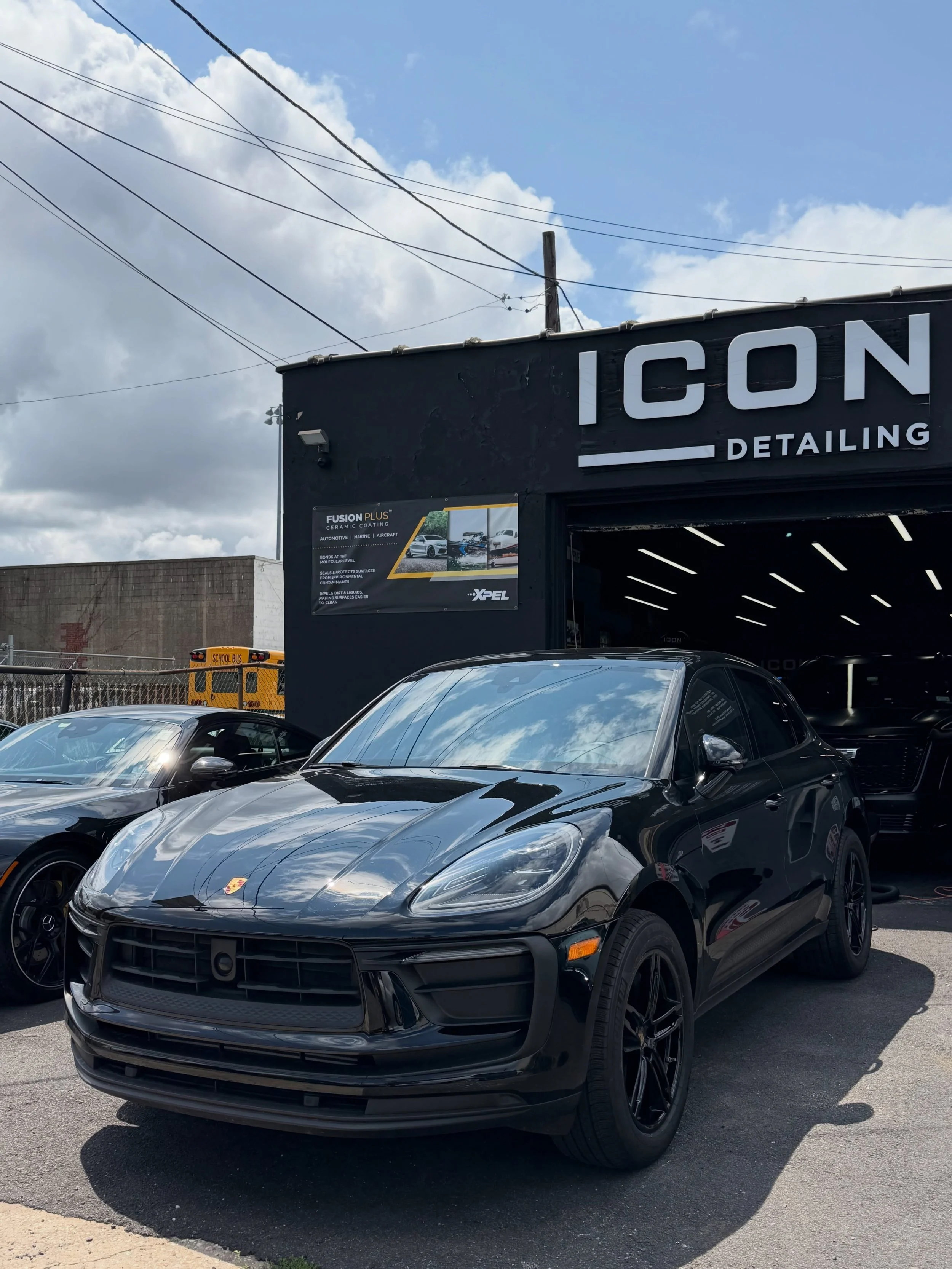 Simple upgrades. Big difference. 🖤

This brand new Porsche Macan came in for:

✔️ XPEL Ceramic Window Tint
✔️ Gloss Black Powder Coated Wheels
✔️ Gloss Black Emblems

A clean OEM+ look with better comfort, protection, and style. 🔥

📍 ICON Detailin