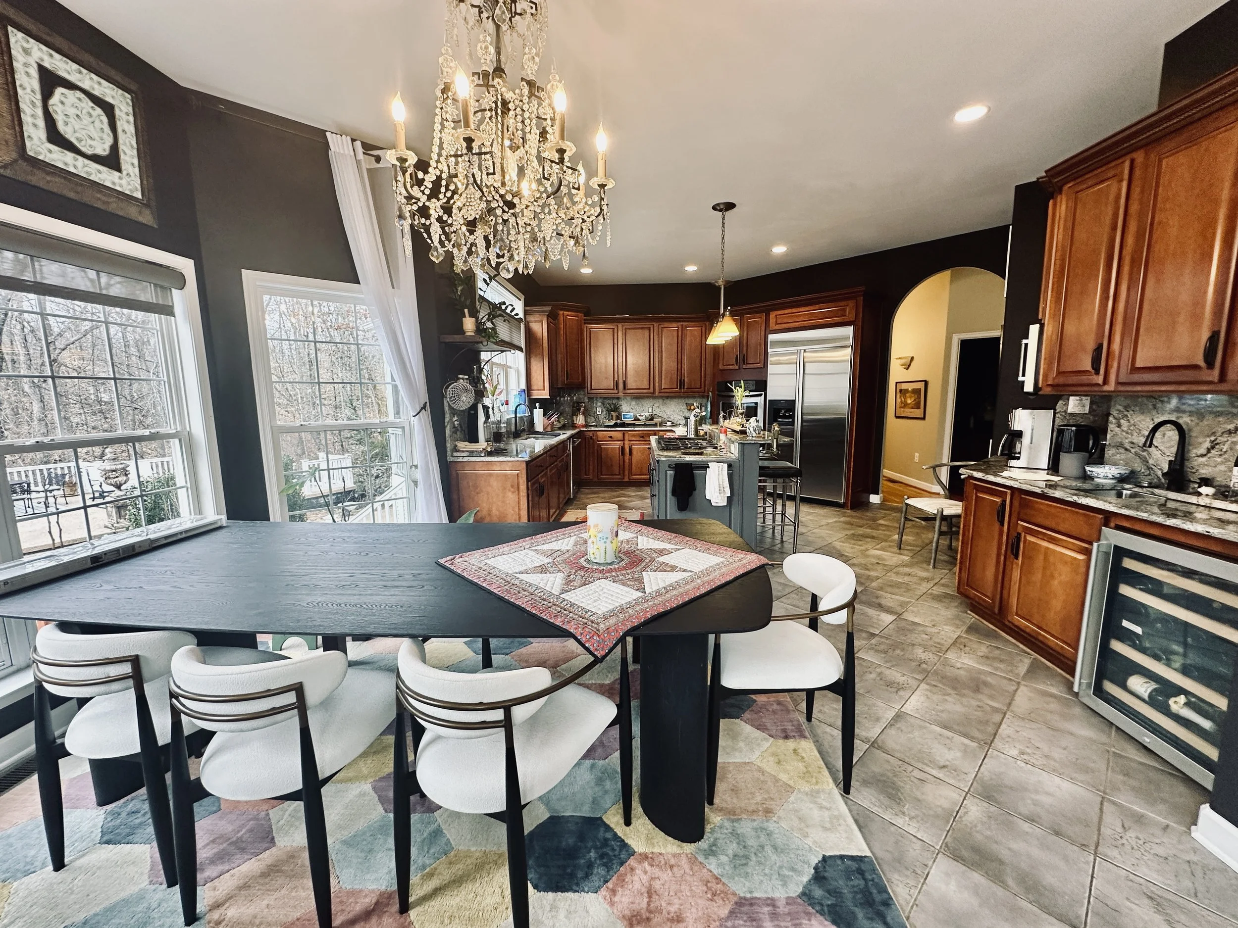 RRV_photo_Kitchen_dining_chandelier.JPG