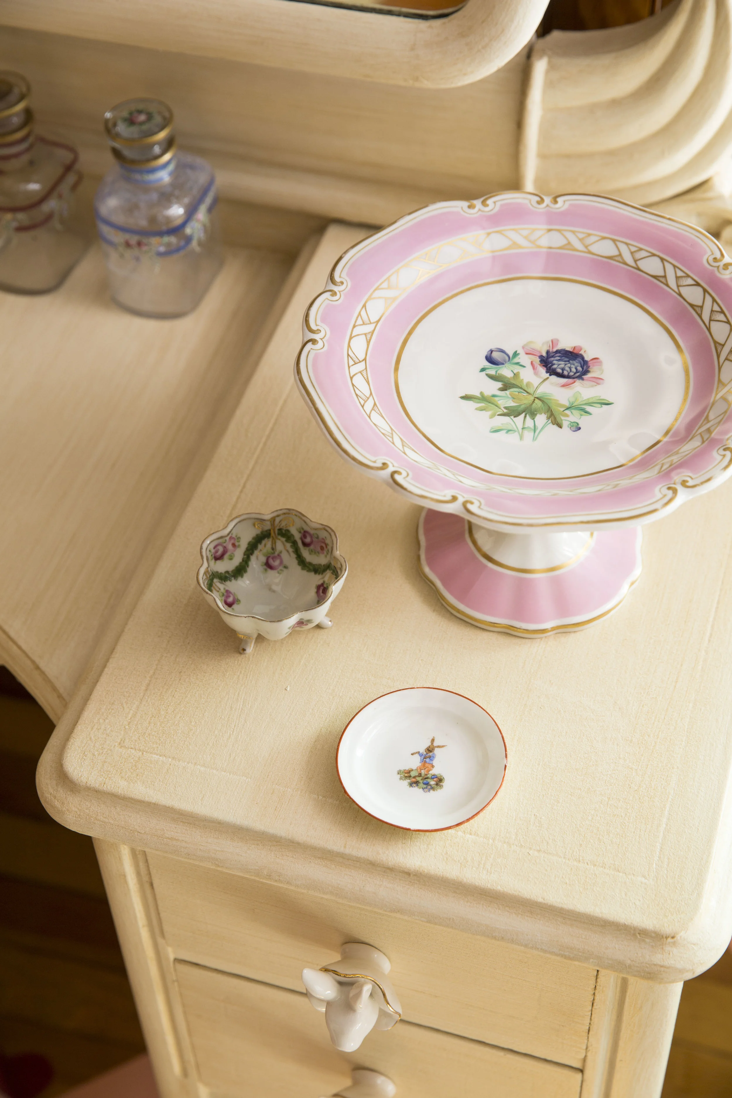 armoir plate details.jpg