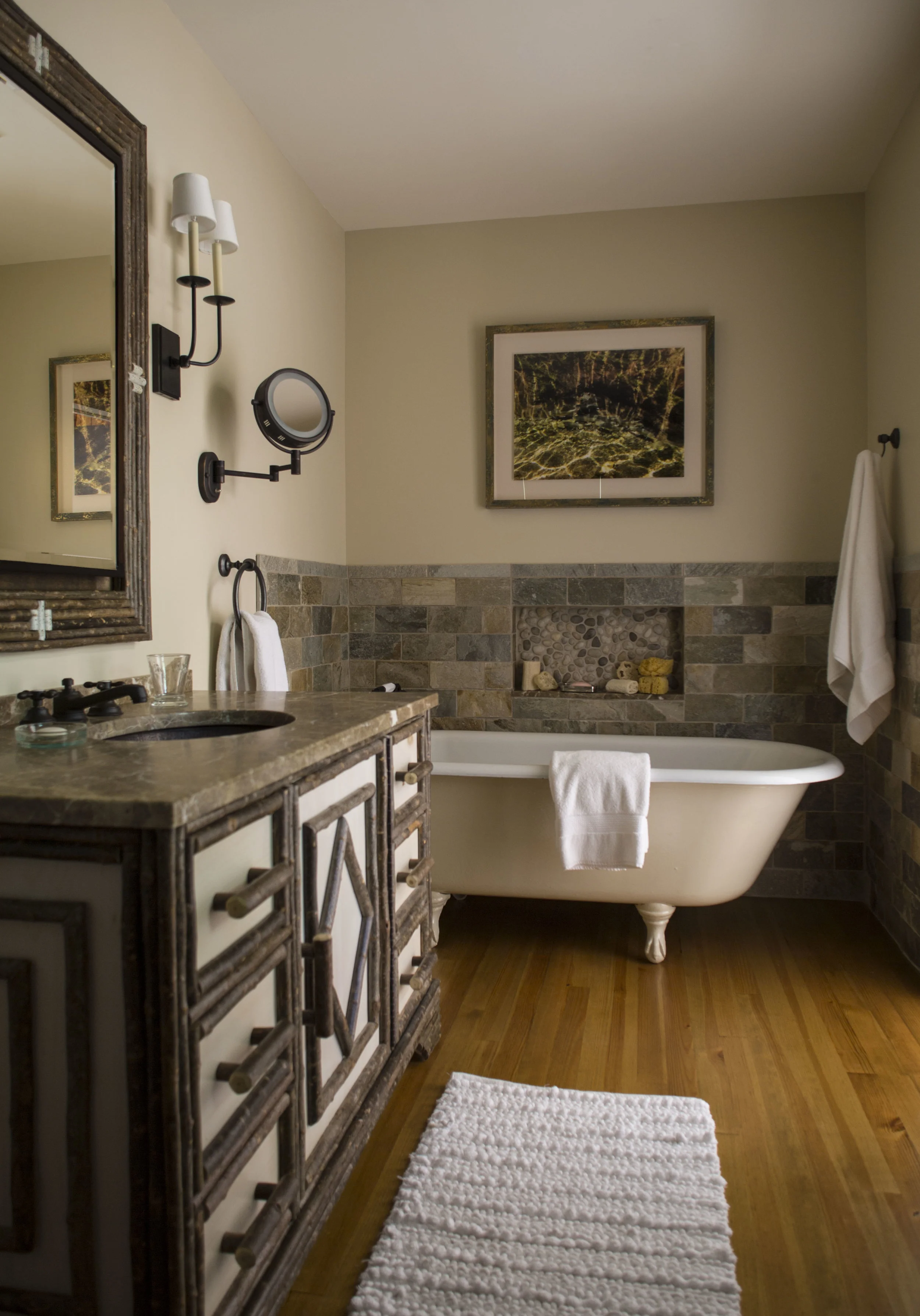 rustic bathroom.jpg