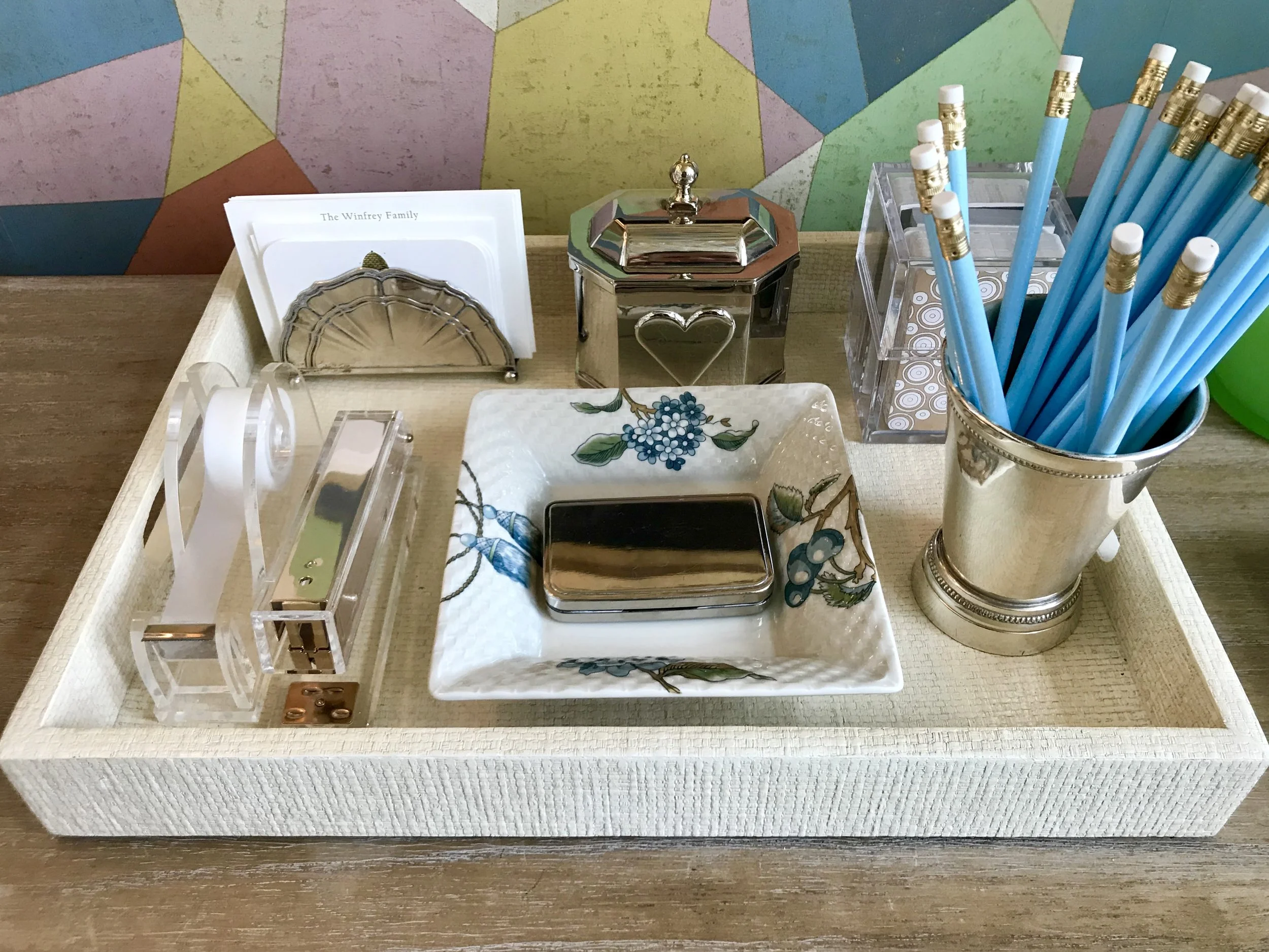 desk supplies tray.jpg