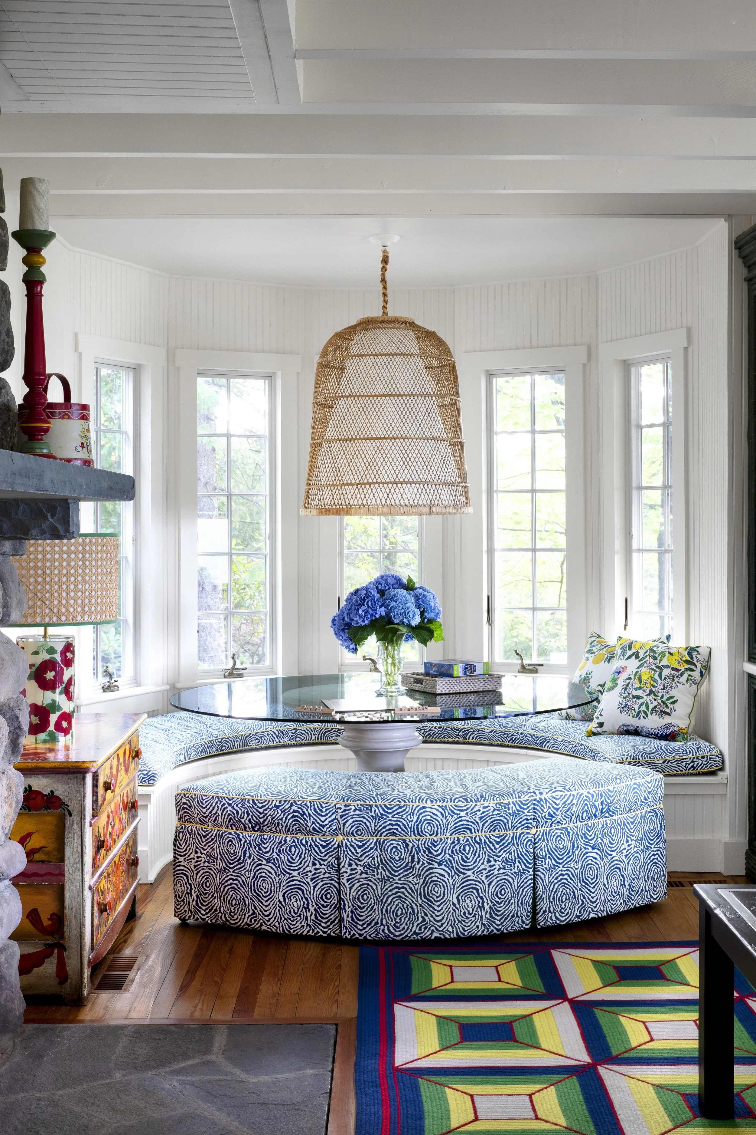 THIS WOVEN PENDANT LAMP IS ALL THE RAGE WITH INTERIOR DESIGNERS 