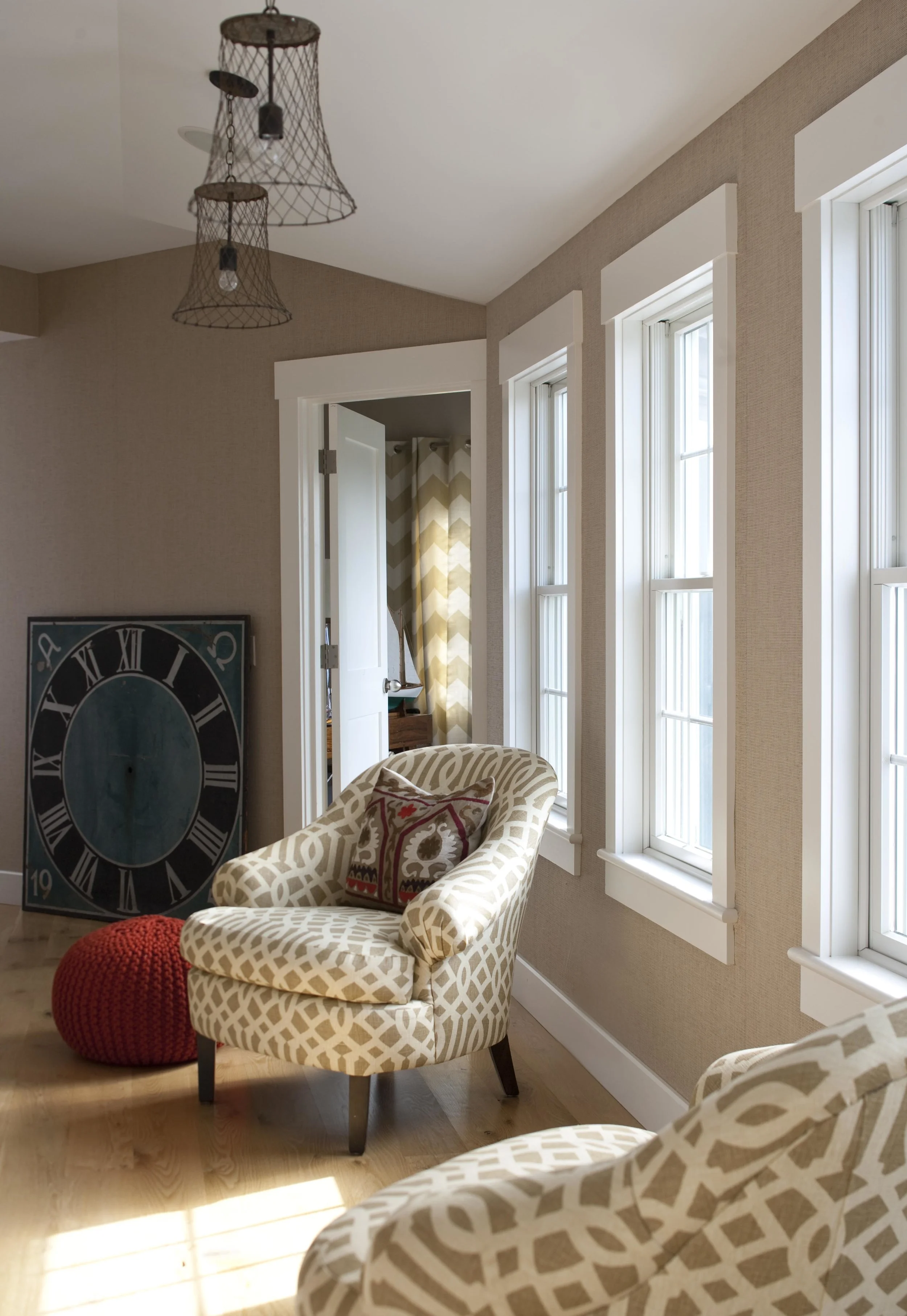 Neutral Seating Space  (Copy)