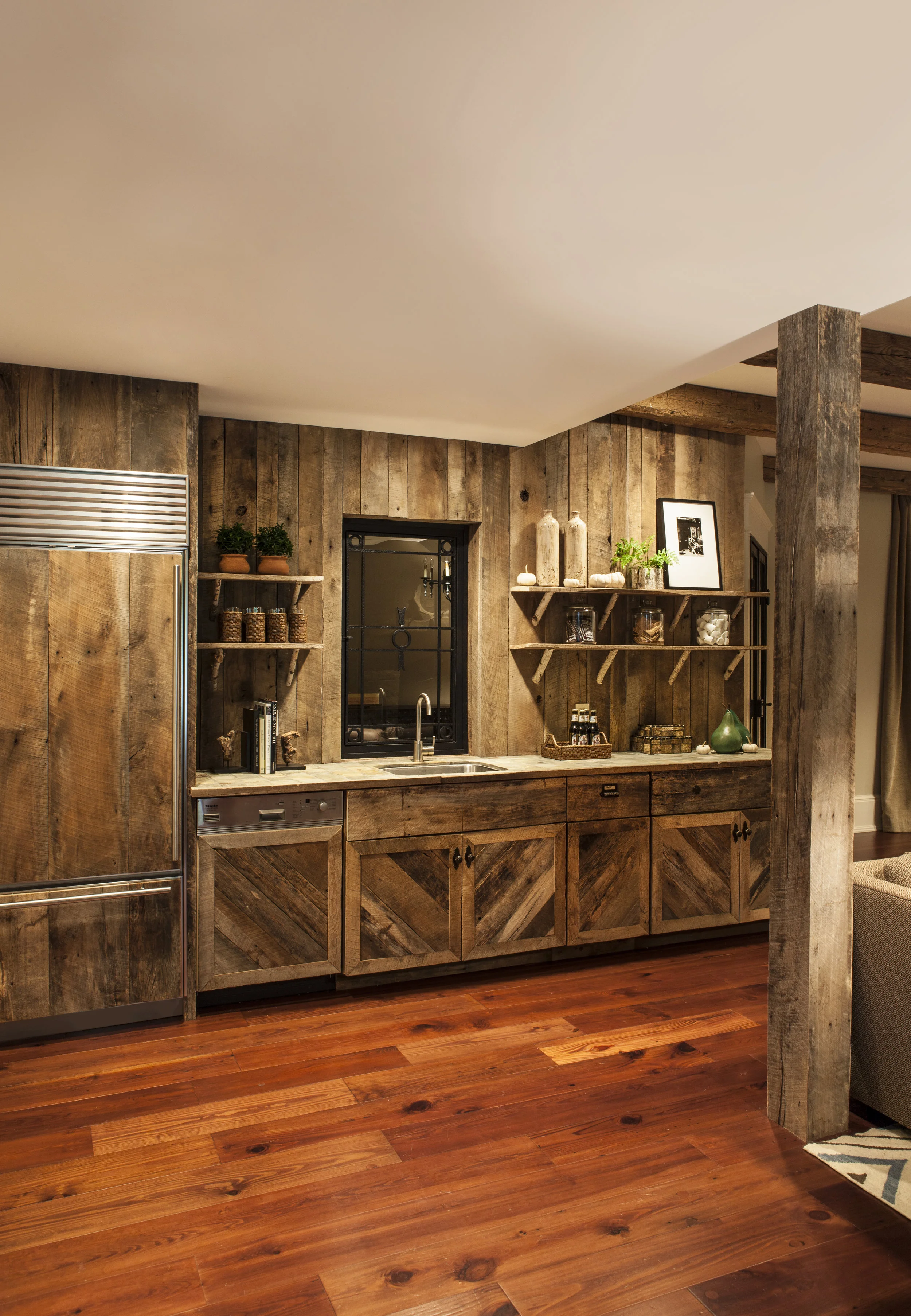 Rustic Wet Bar With Wood Paneling (Copy)