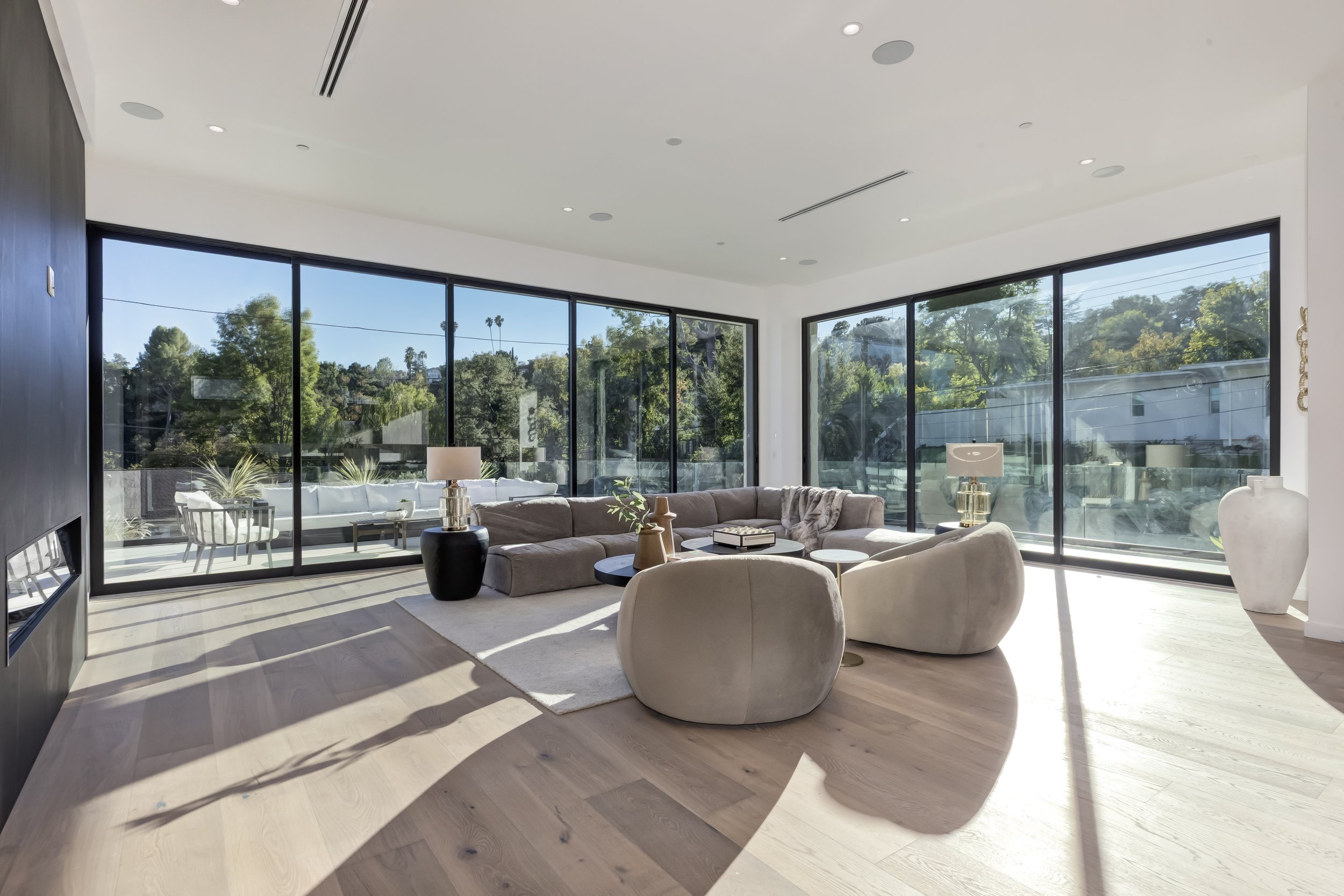 fullbuild_Encino_Interior_Living-room_03.jpg