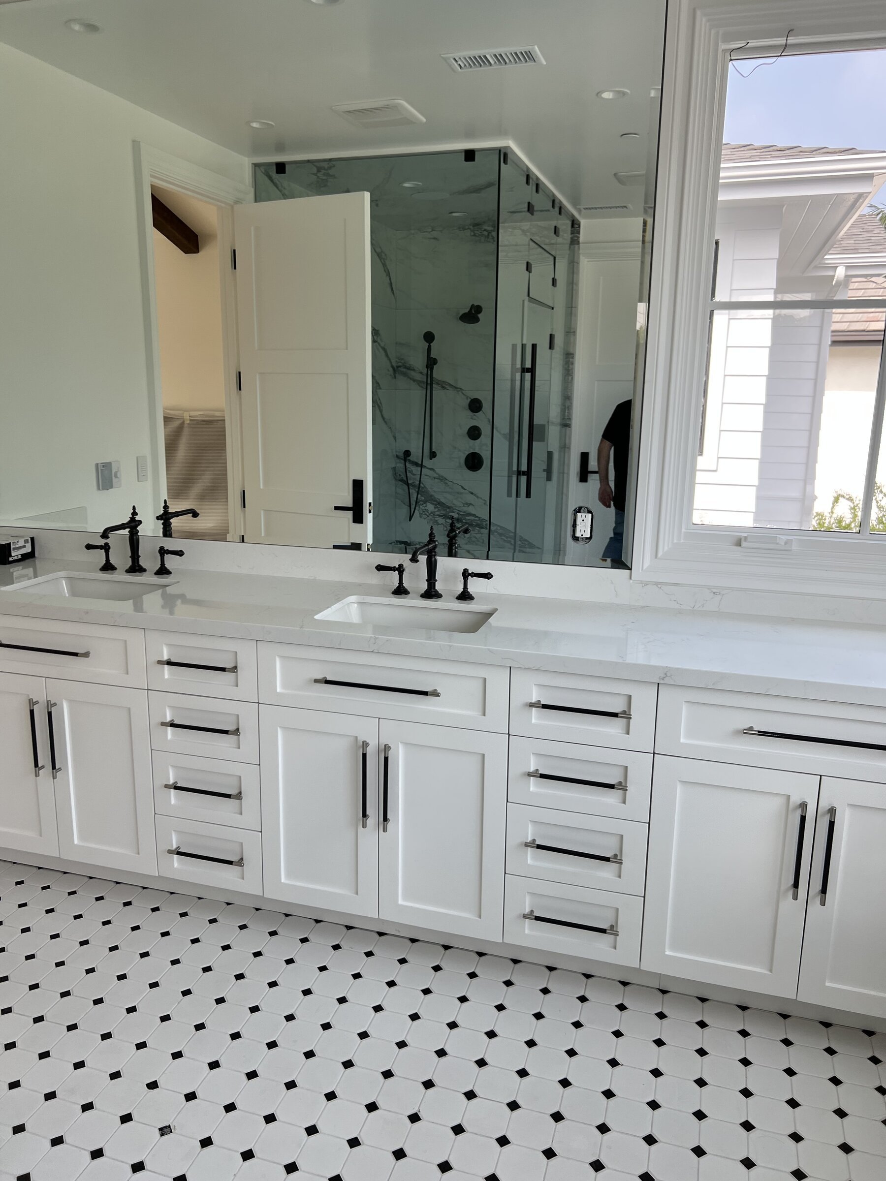 double-vanity-marble-master-bathroom-los-angeles.jpg