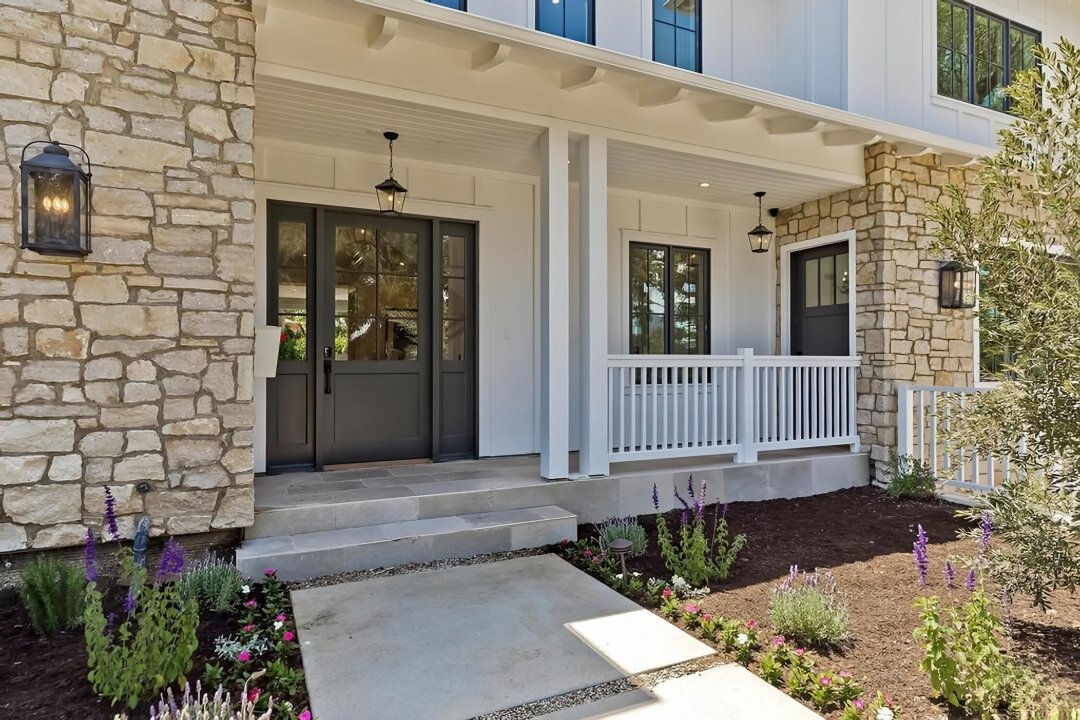 fullbuild_Glenbarr_Exterior_Front-Porch_01.jpg