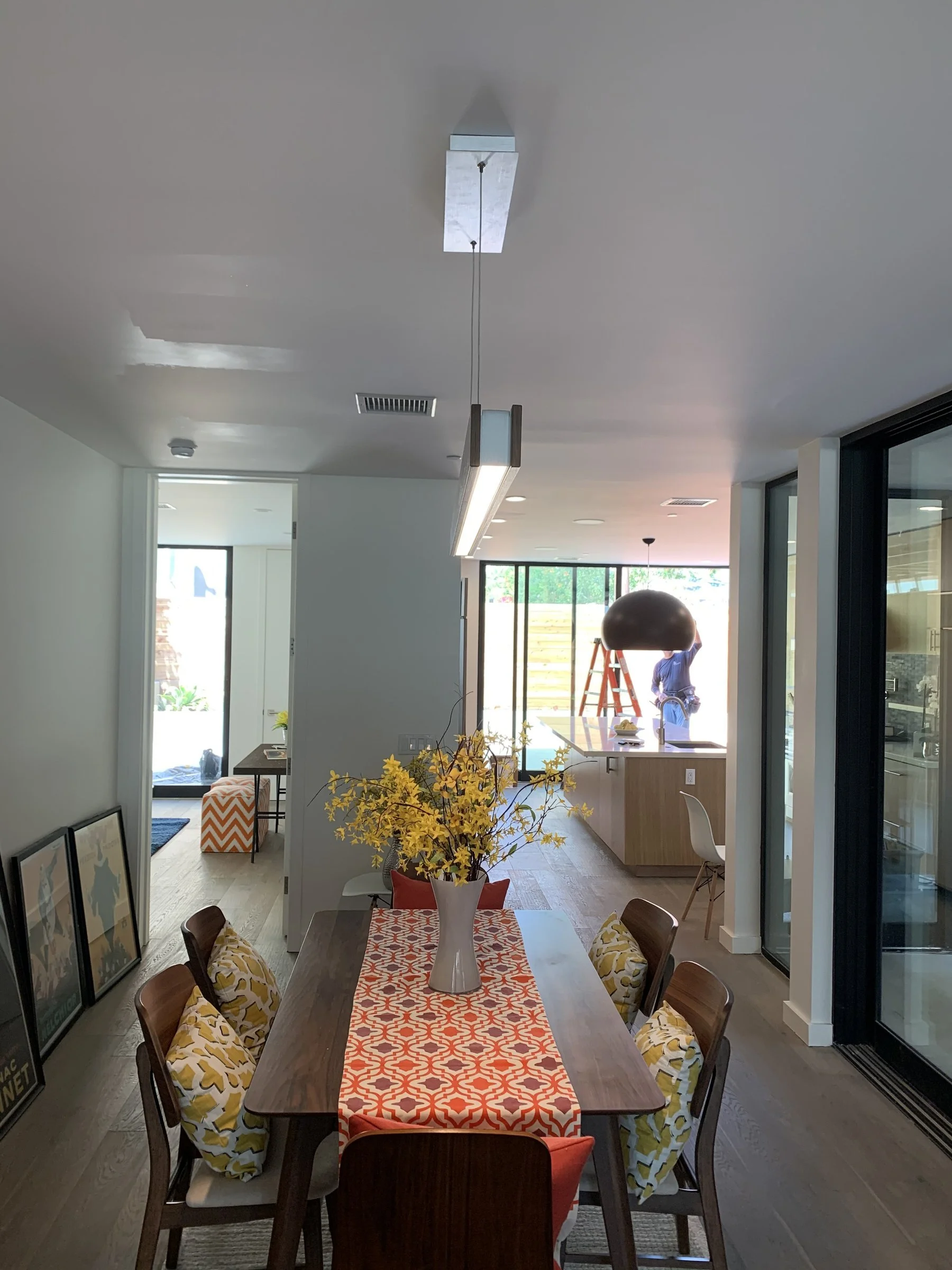 modern-dining-room-santa-monica.jpg