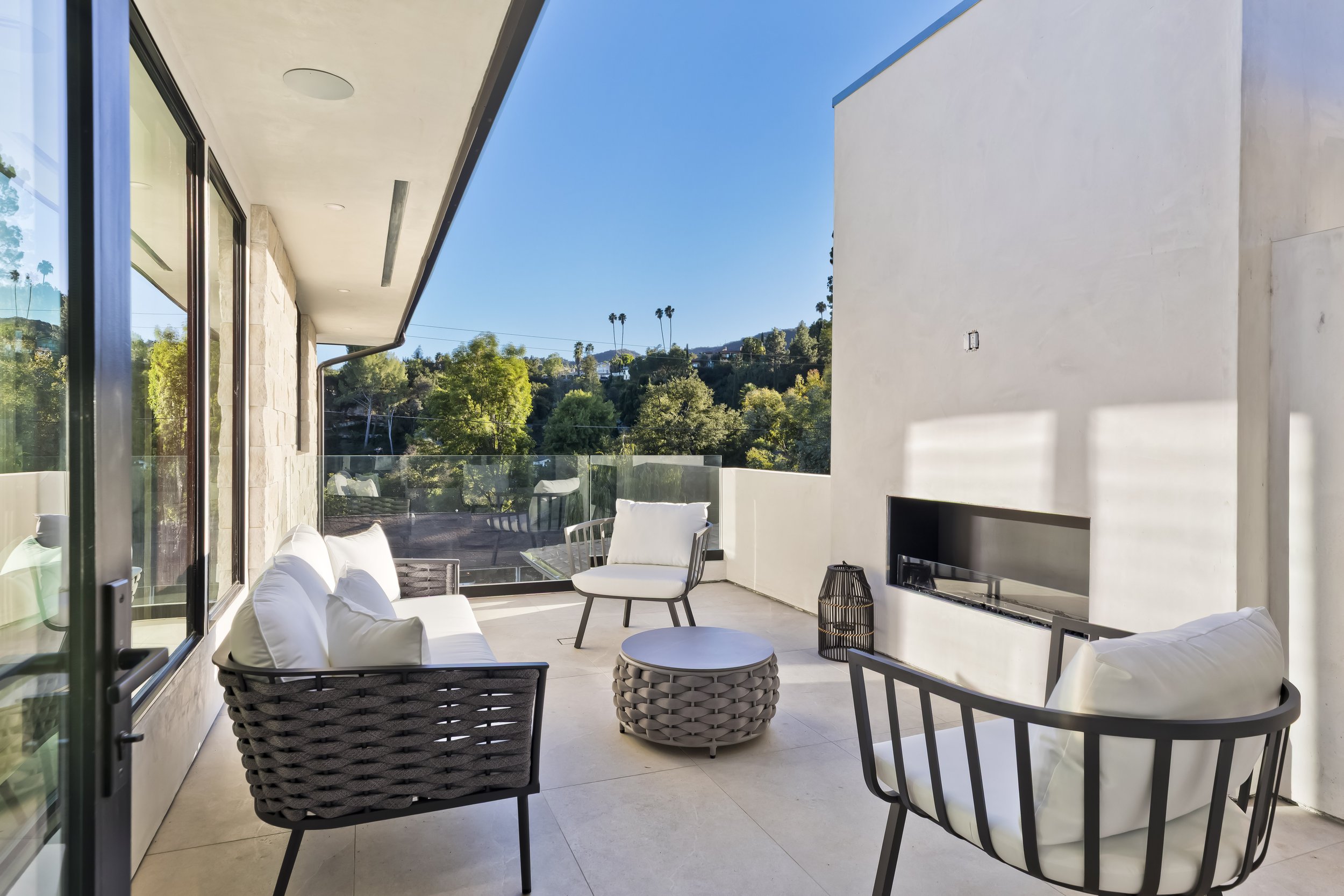 fullbuild_Encino_Interior_Balcony.jpg