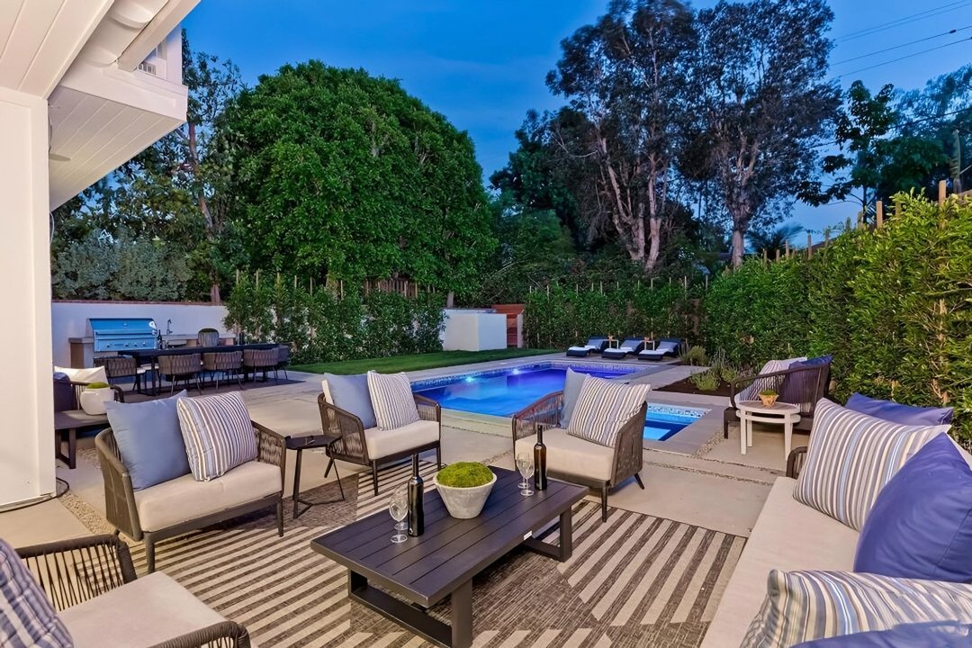 fullbuild_Glenbarr_Exterior_Backyard_03.jpg