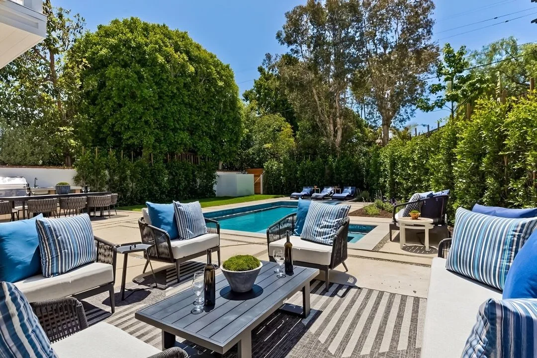fullbuild_Glenbarr_Exterior_Backyard_01.jpg