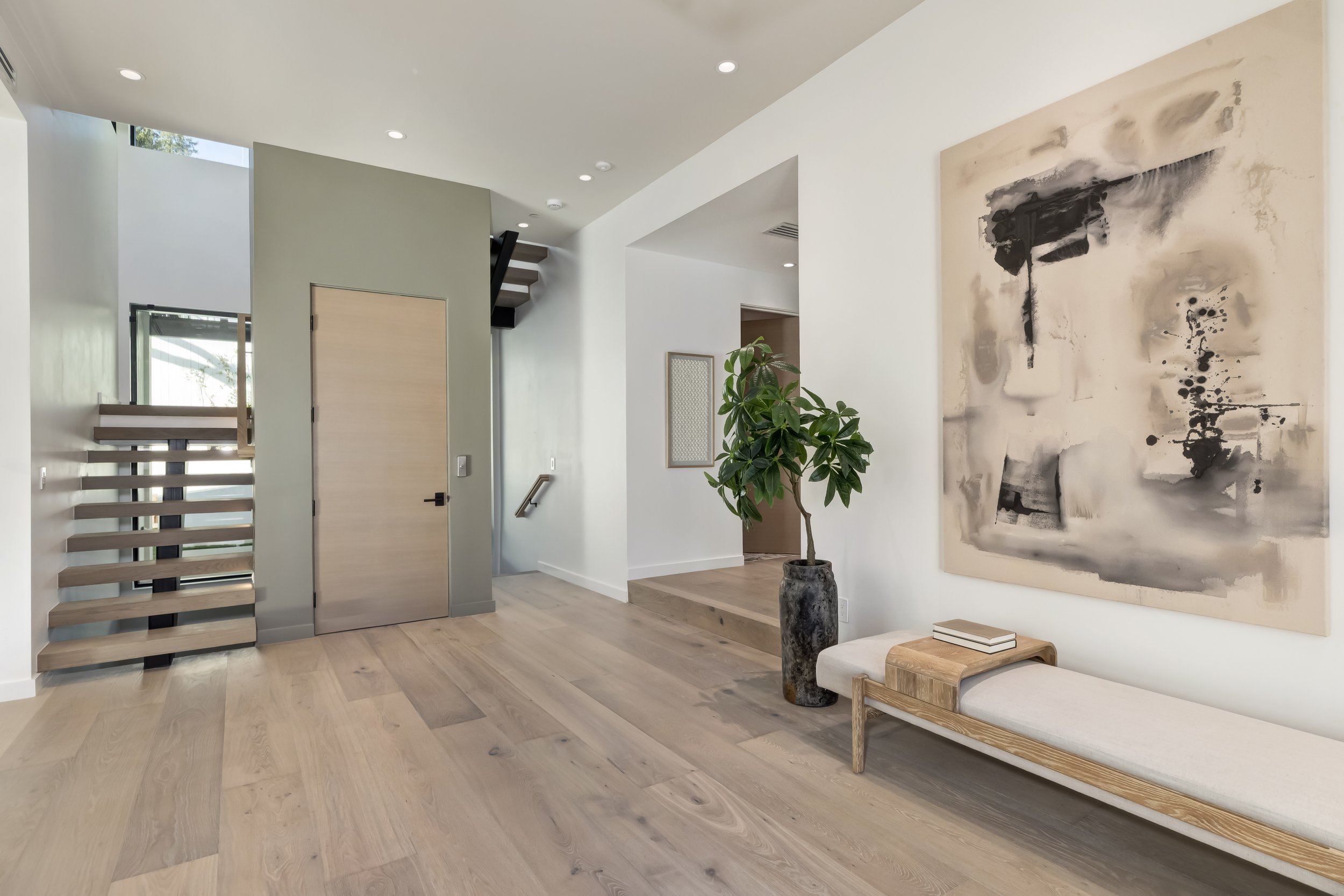 fullbuild_Encino_Interior_Entrance_01.jpg