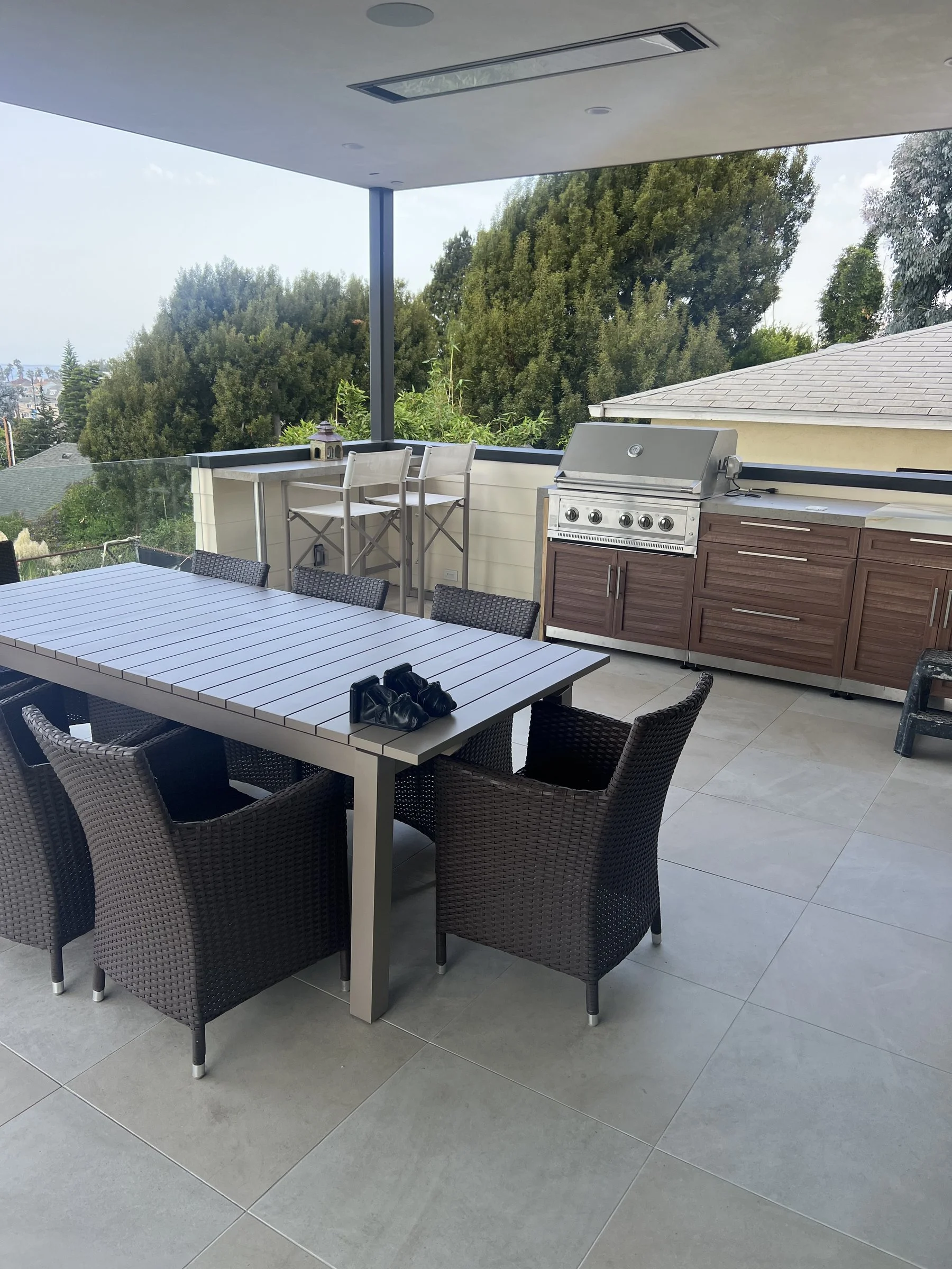 covered-outdoor-kitchen-built-in-grill-santa-monica.jpg