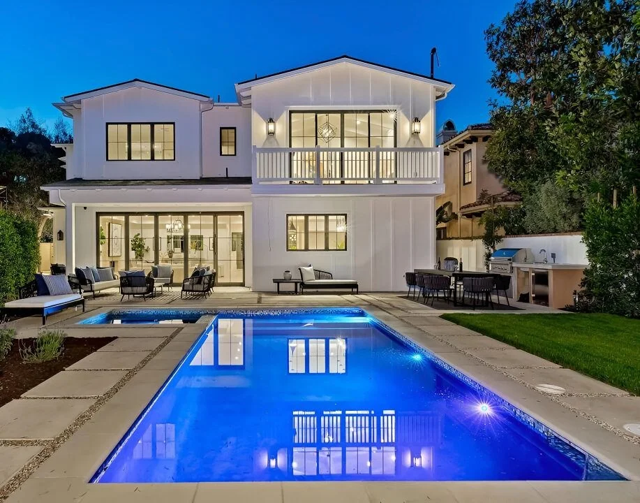 fullbuild_Glenbarr_Exterior_Backyard_04.jpg
