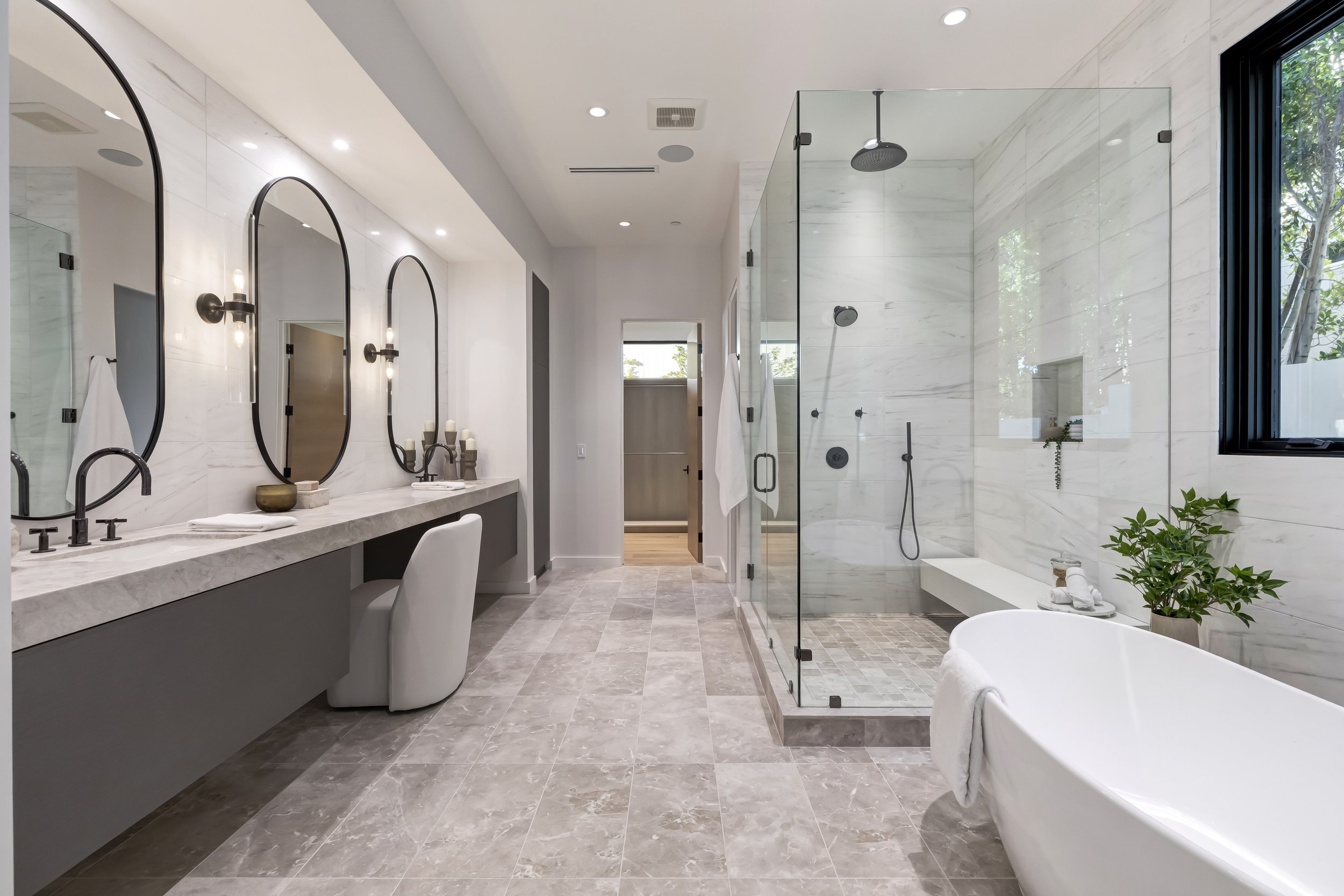 fullbuild_Encino_Interior_Master-Bathroom_01.jpg
