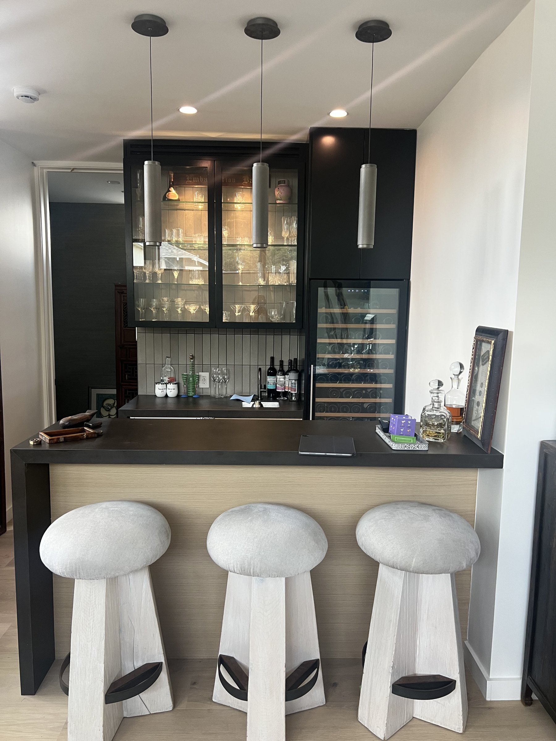 custom-home-bar-glass-display-wine-fridge-santa-monica.jpg