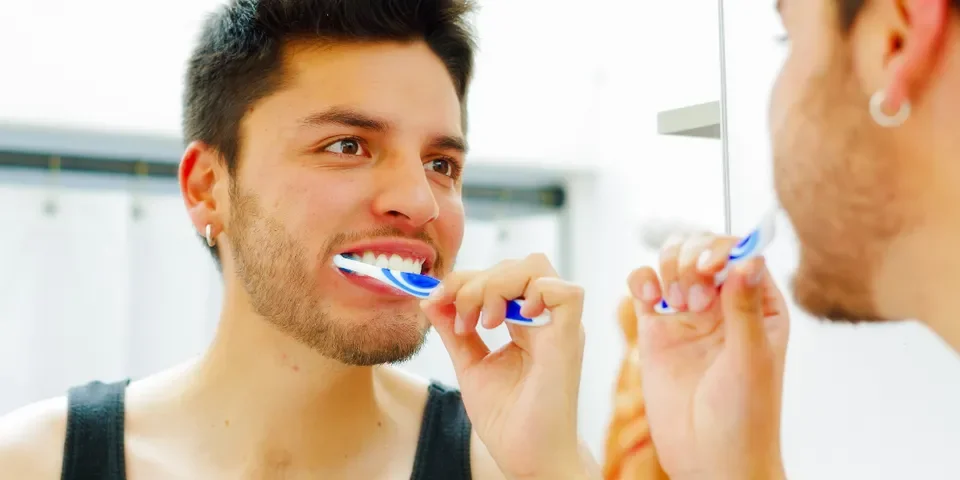 4 Healthy Oral Care Habits for Adults