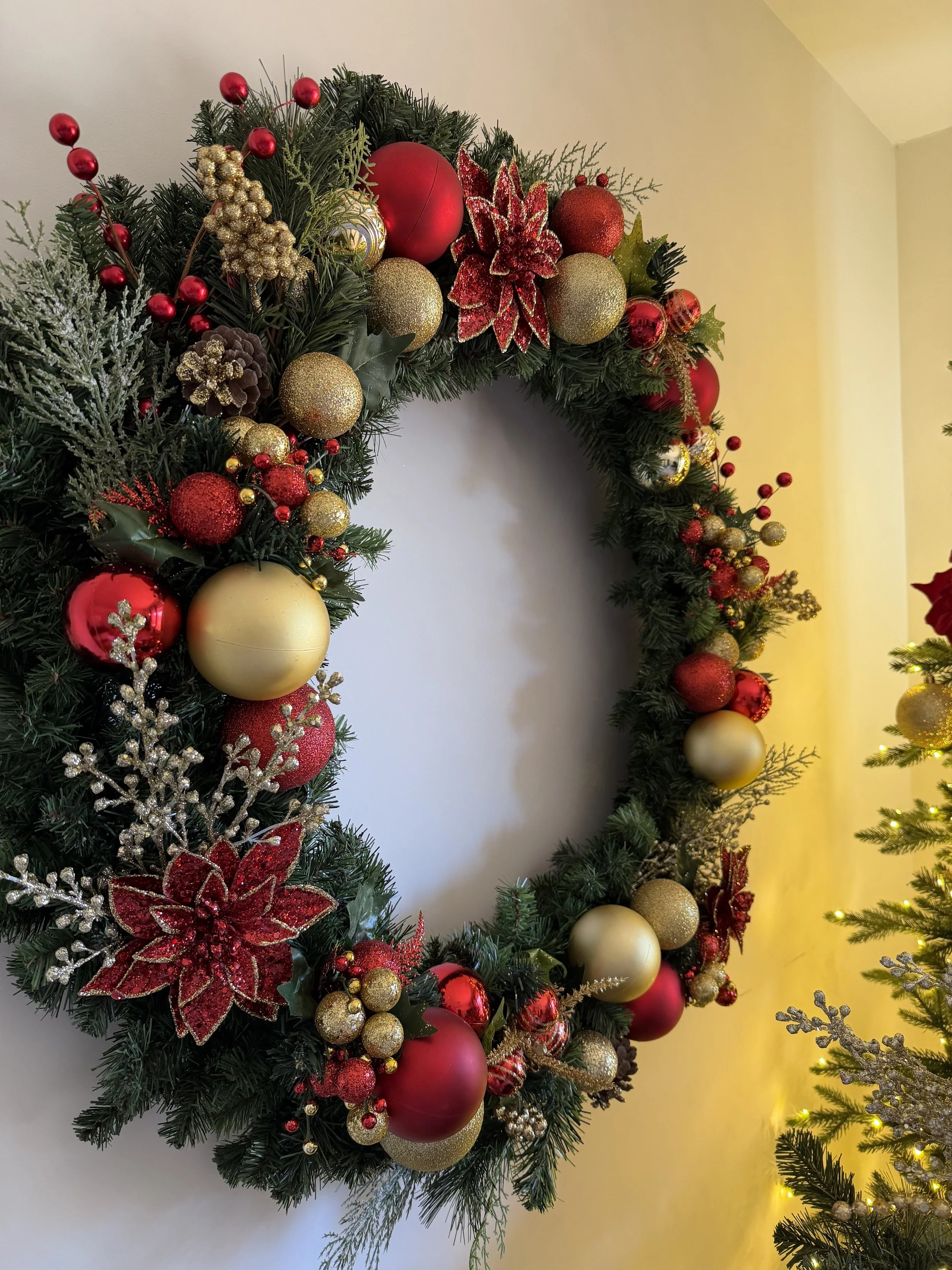 Close up Wreath Red and Gold.jpg