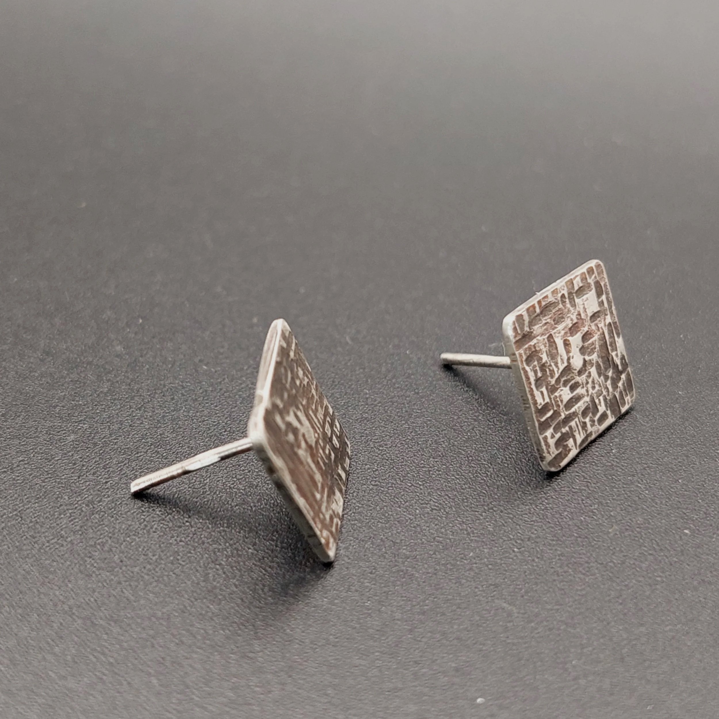Textured square stud earrings