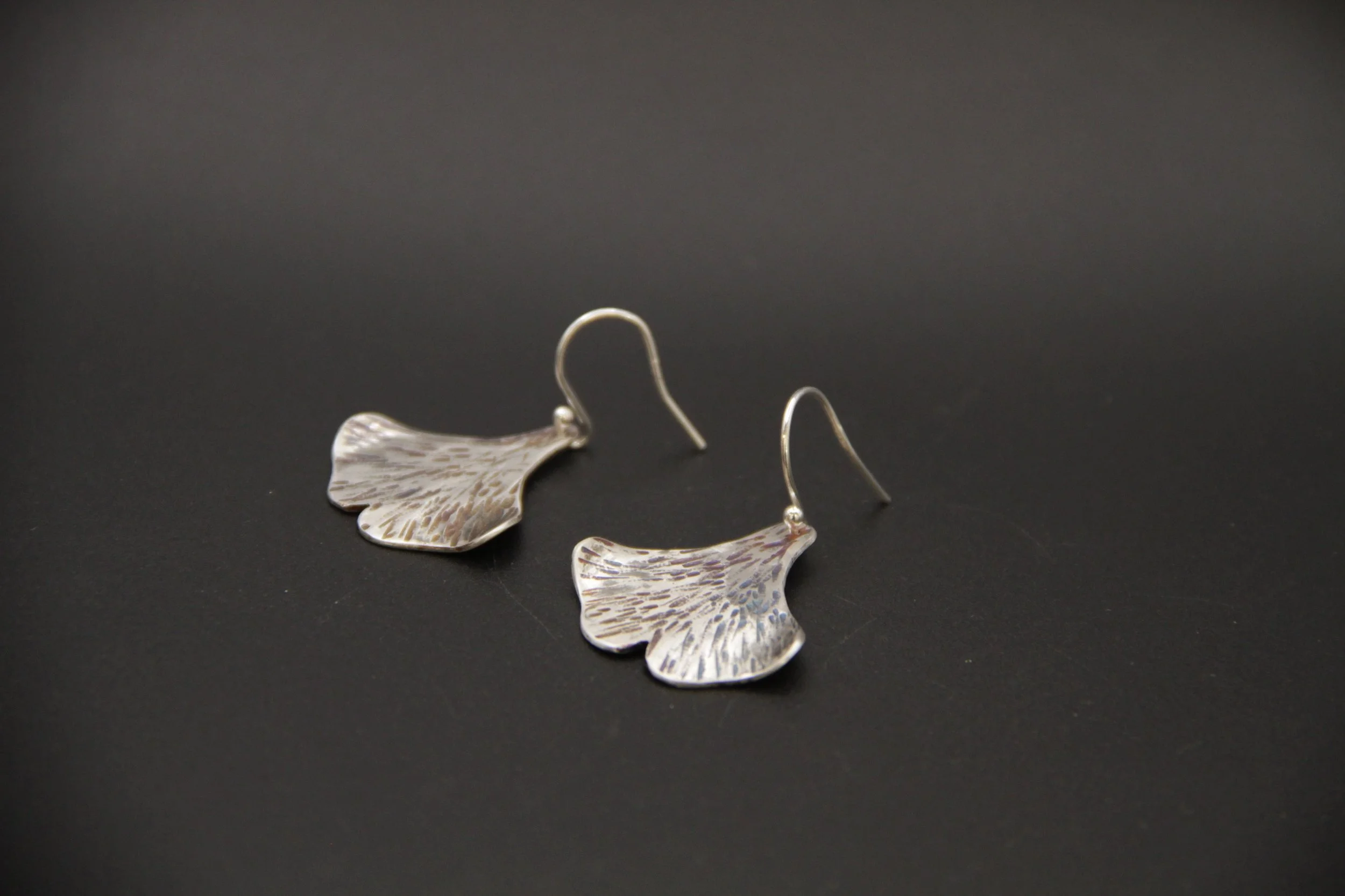 Gingko short drop earrings
