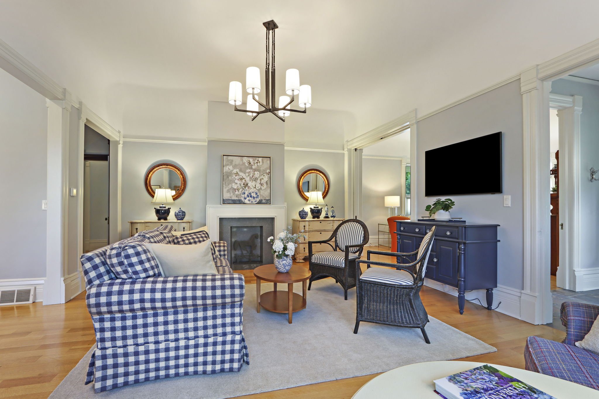 9-web-or-mls-920 Geneva St, Lake Geneva, WI - 23.jpg