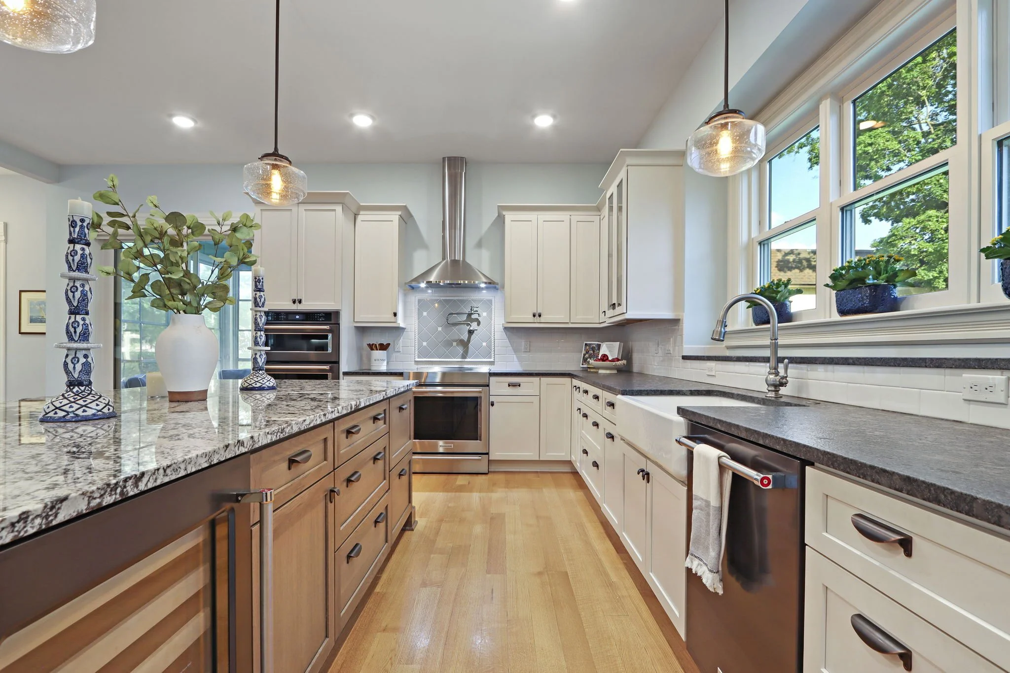 14-web-or-mls-920 Geneva St, Lake Geneva, WI - 27.jpg